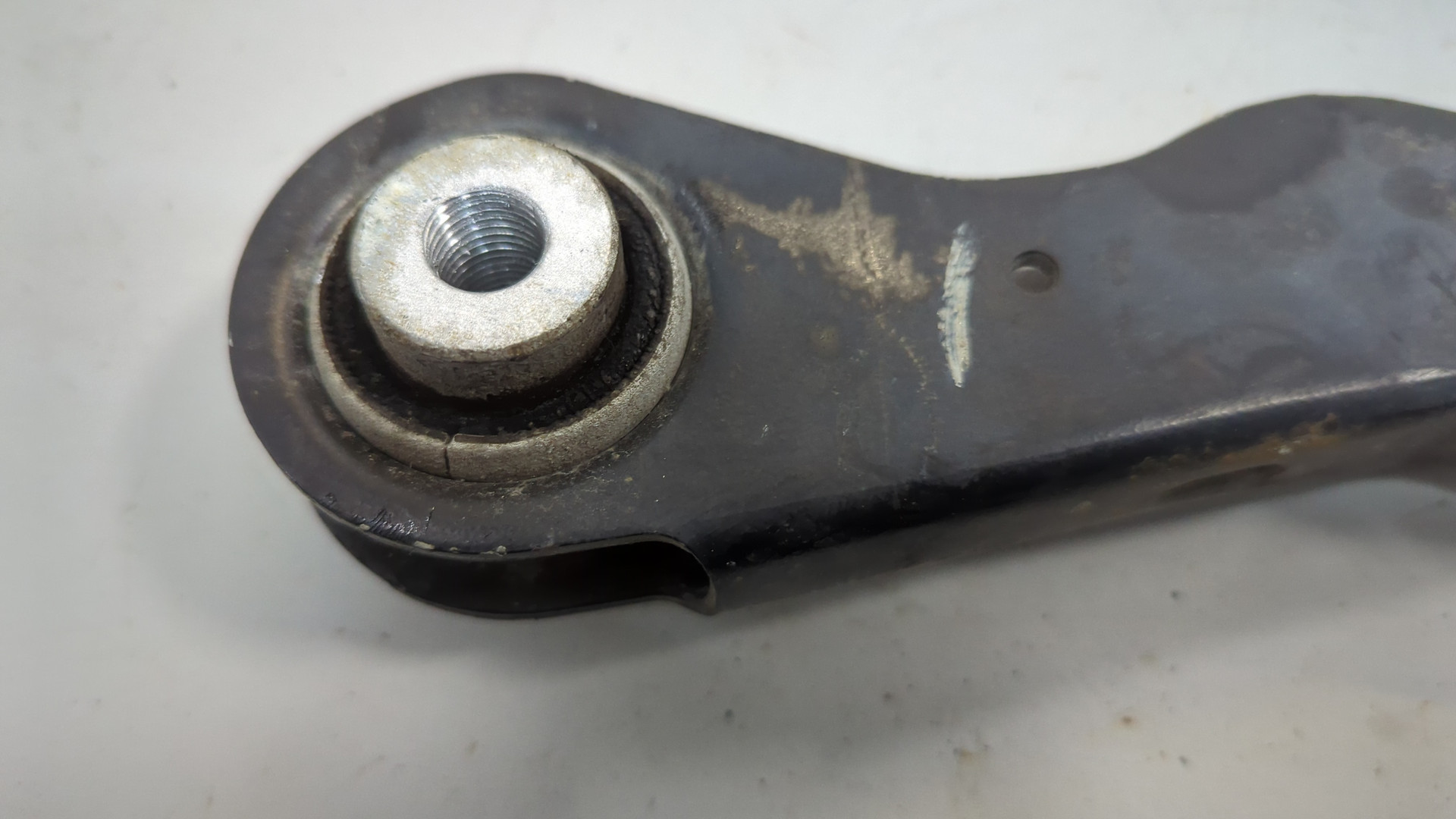 Рычаг задний