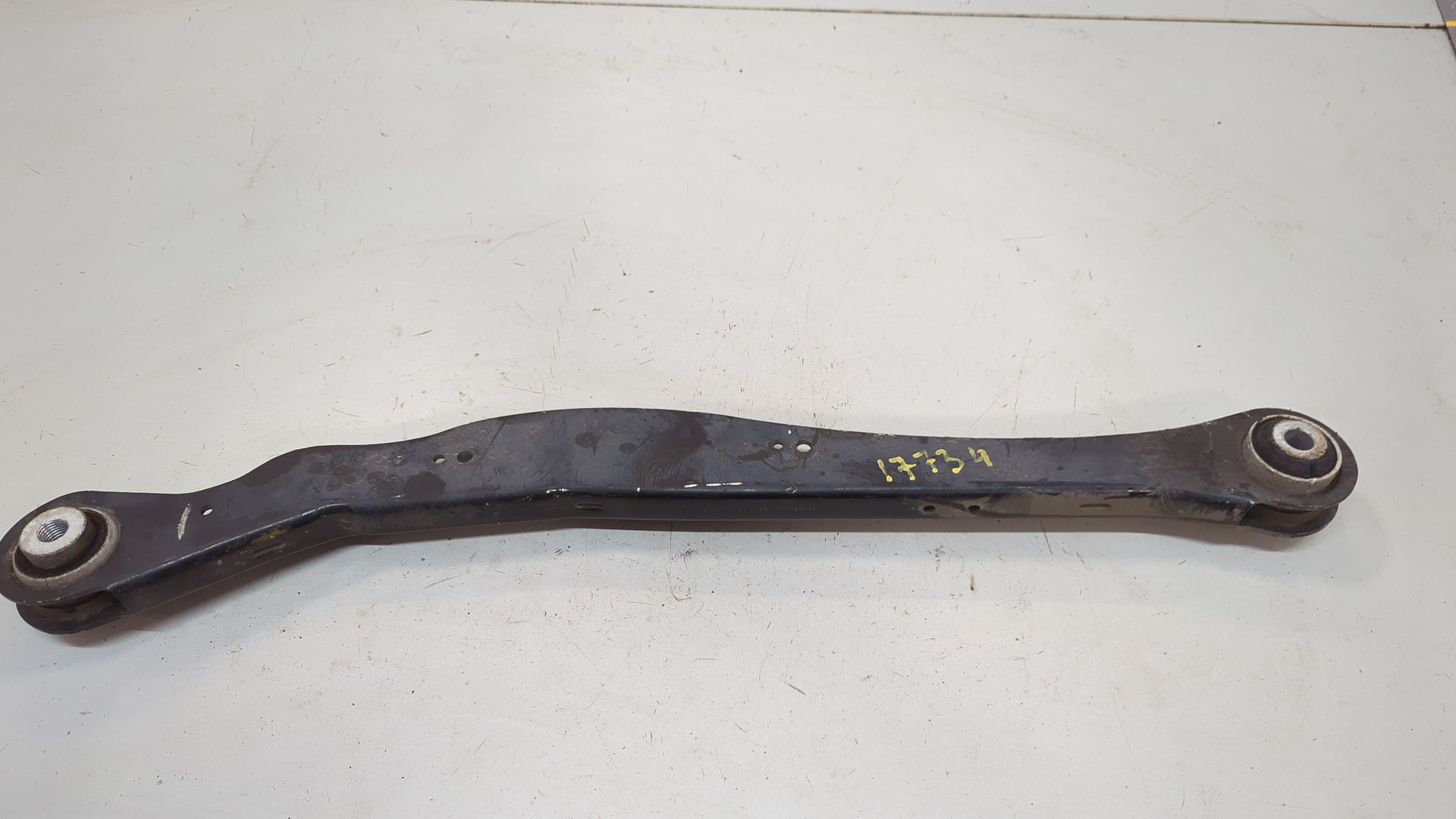 Рычаг задний