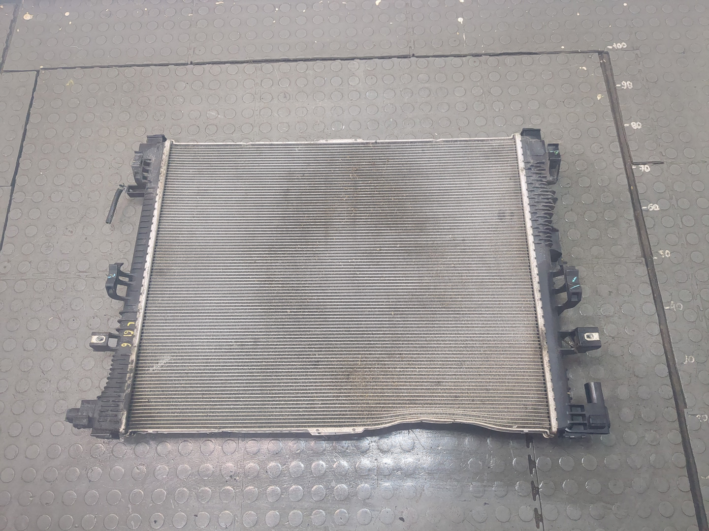 Радиатор охлаждения двигателя основной