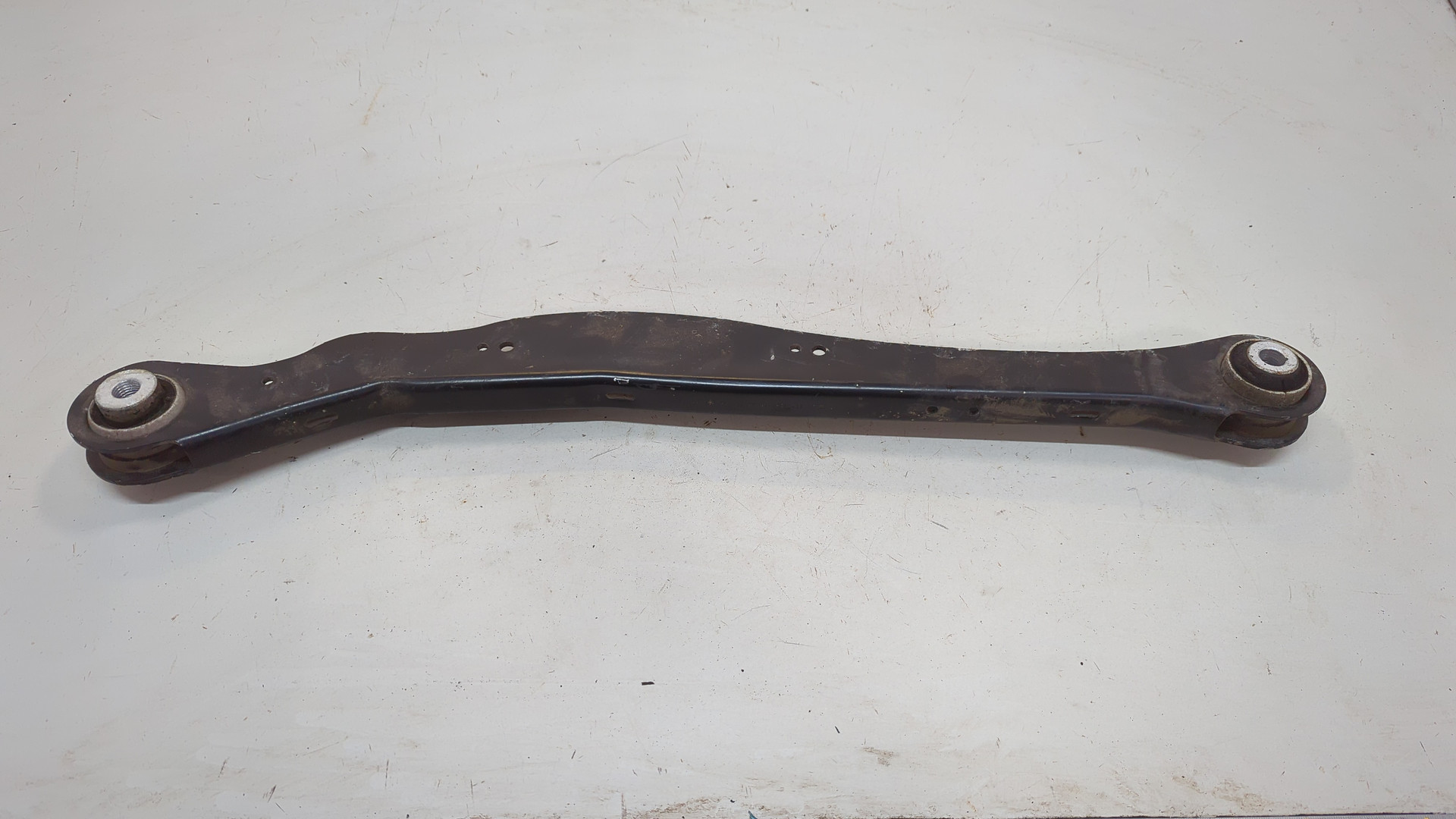 Рычаг задний