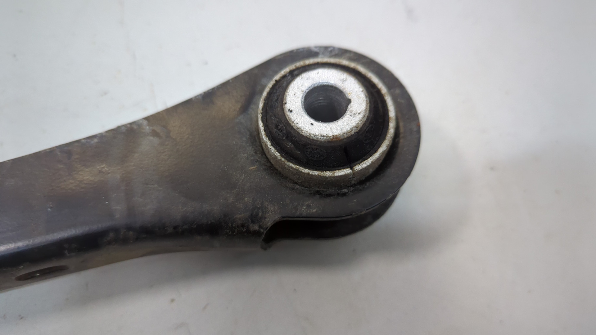 Рычаг задний