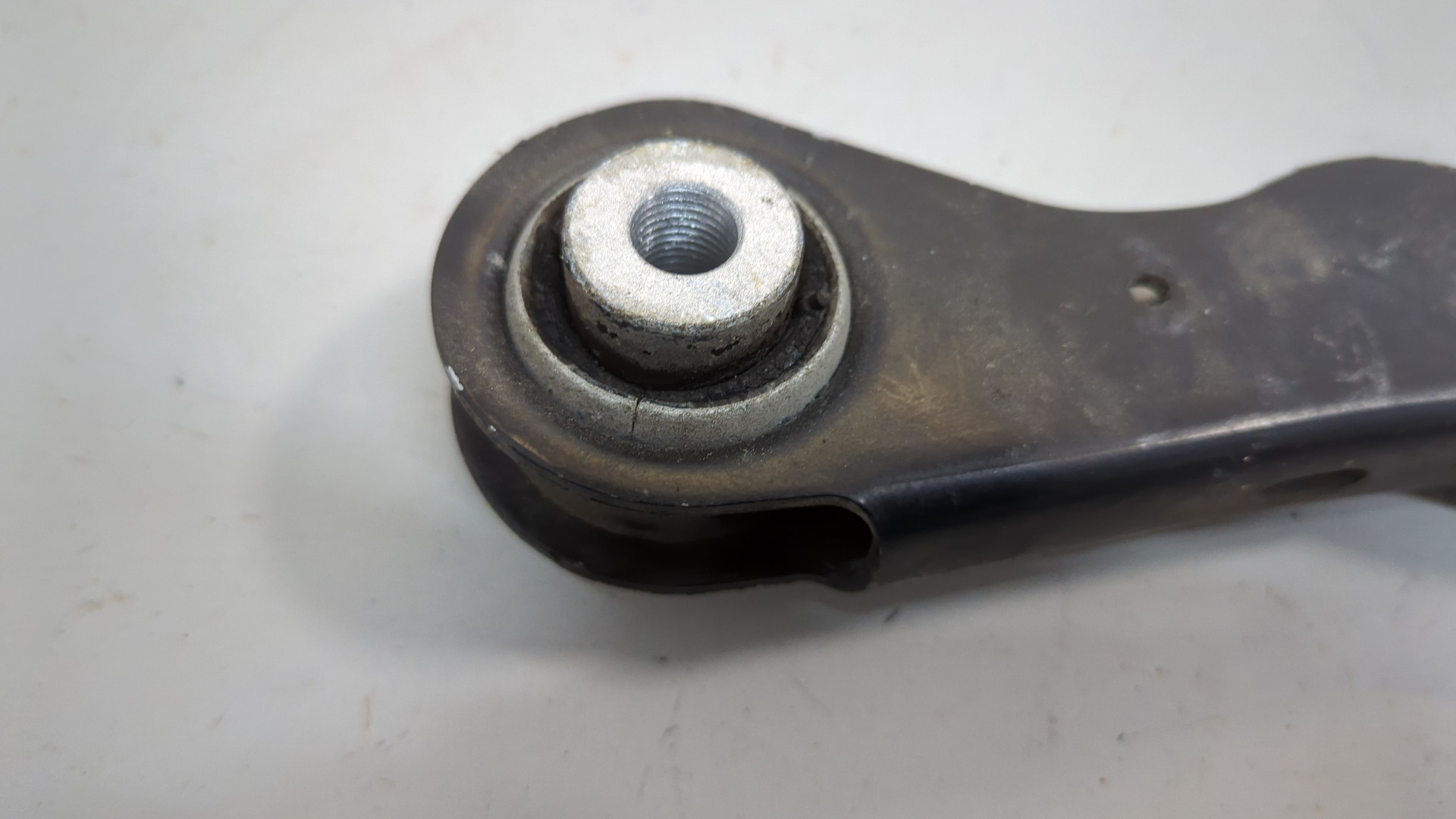 Рычаг задний