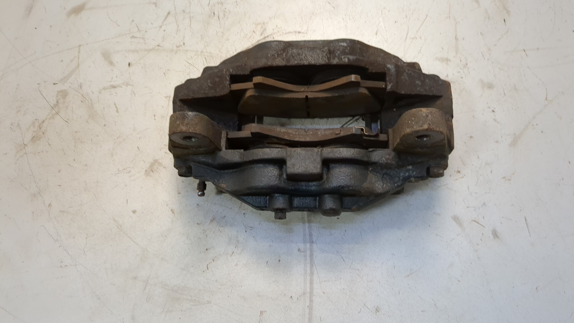 Суппорт передний правый