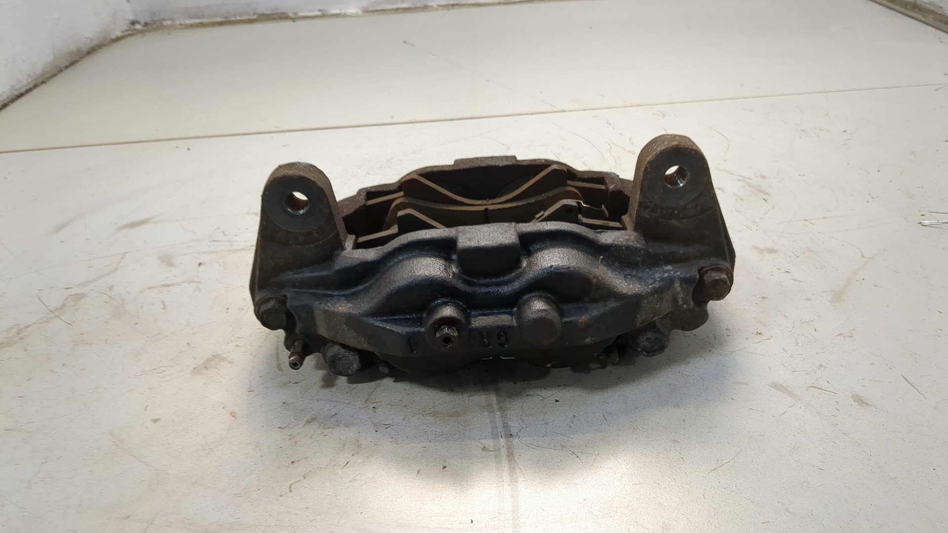 Суппорт передний правый