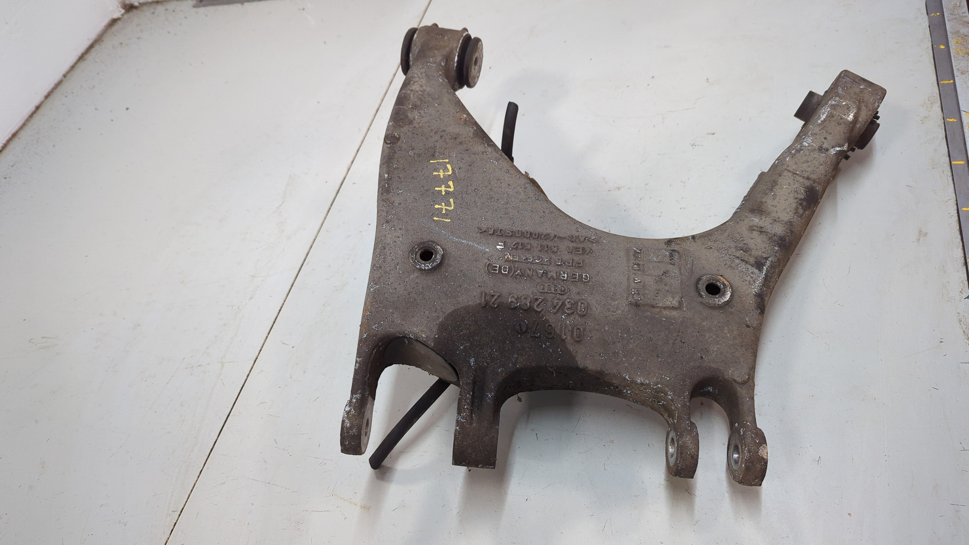 Рычаг задний правый