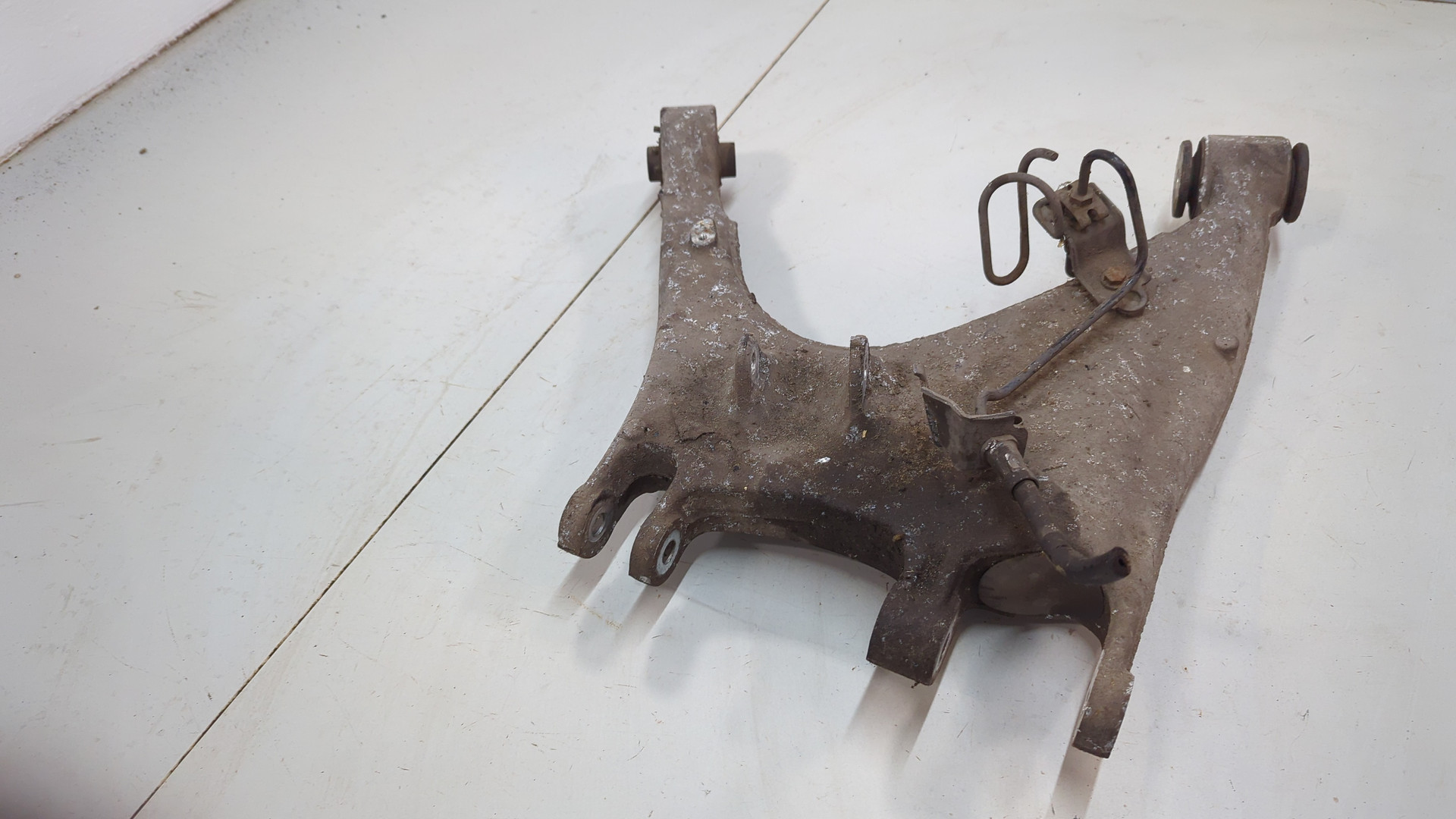 Рычаг задний правый