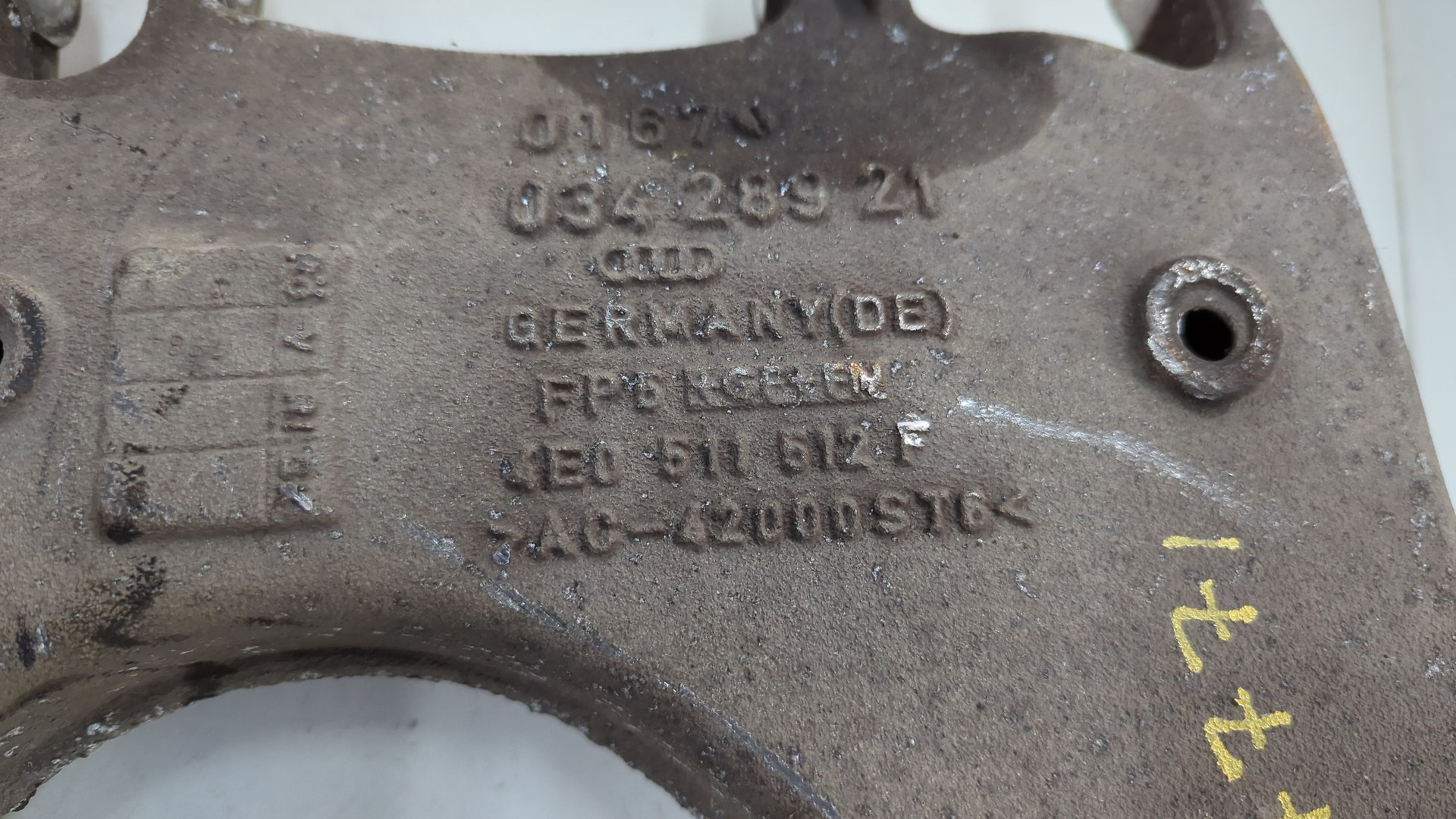 Рычаг задний правый