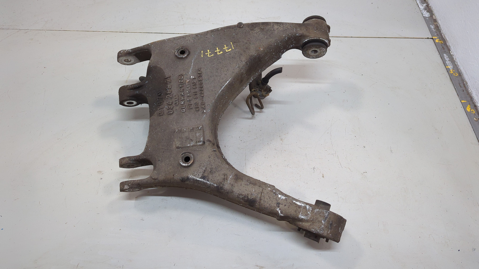 Рычаг задний правый