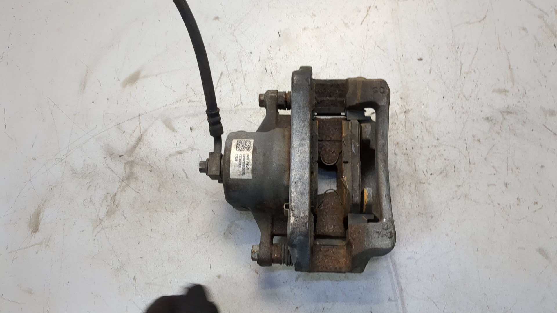 Суппорт передний левый