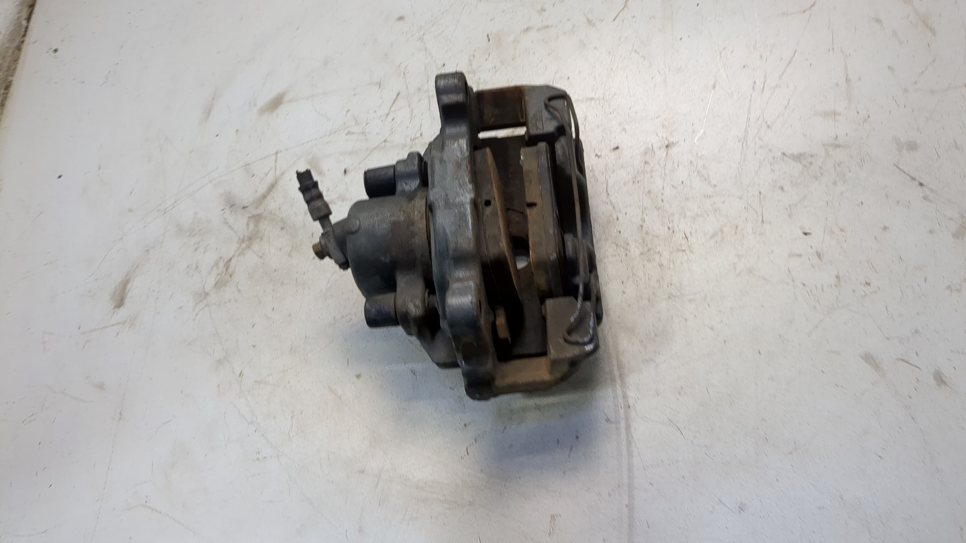 Суппорт передний правый