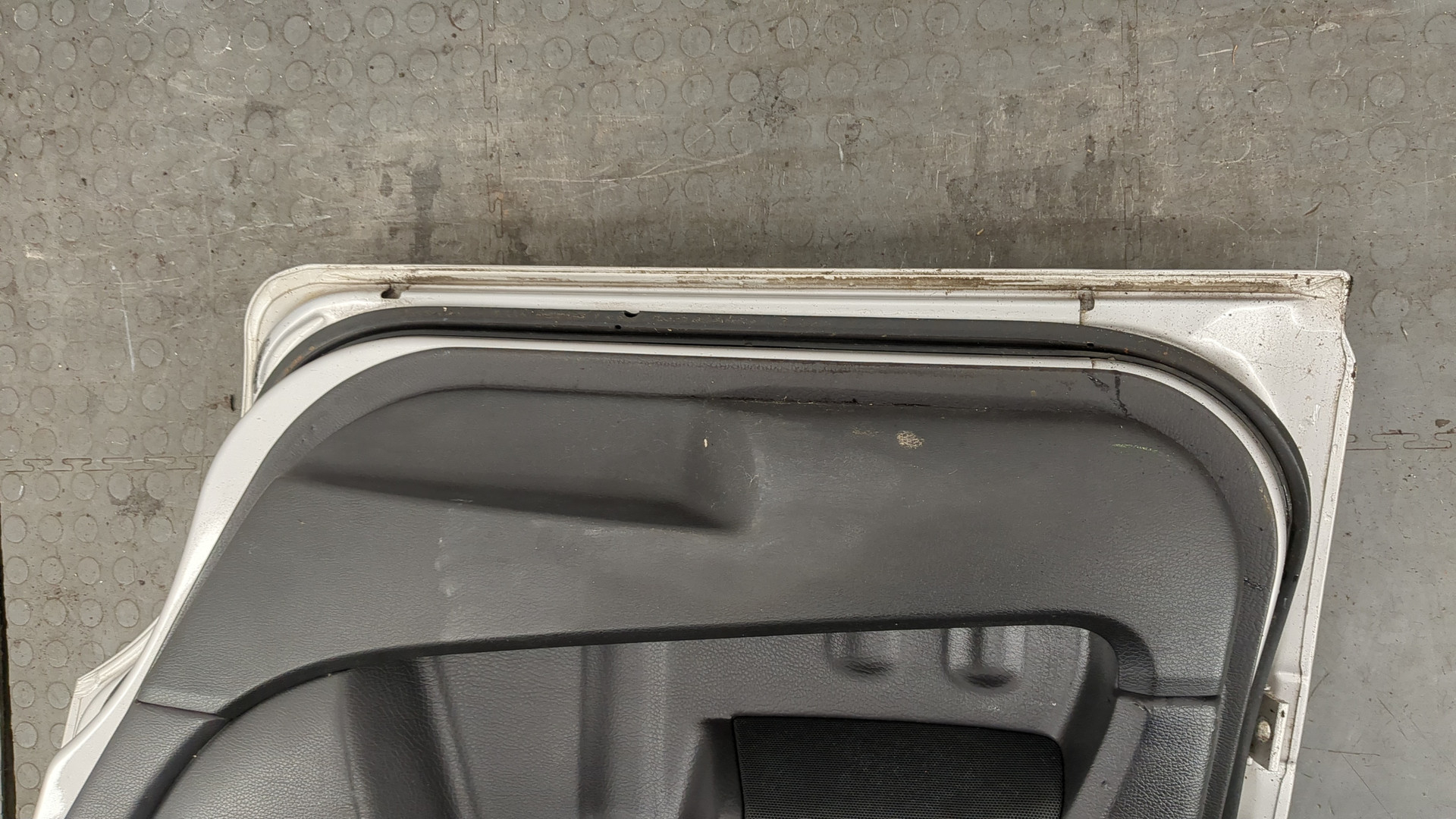 Дверь задняя правая