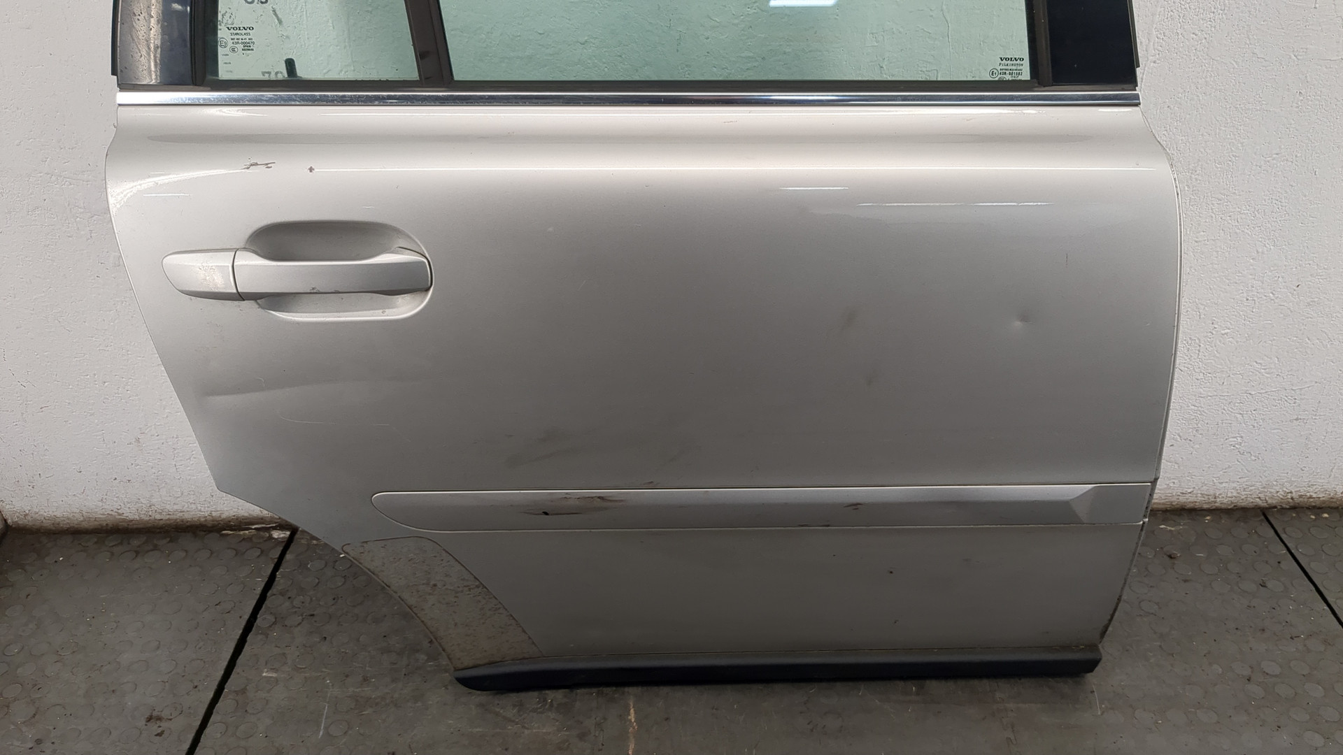 Дверь задняя правая