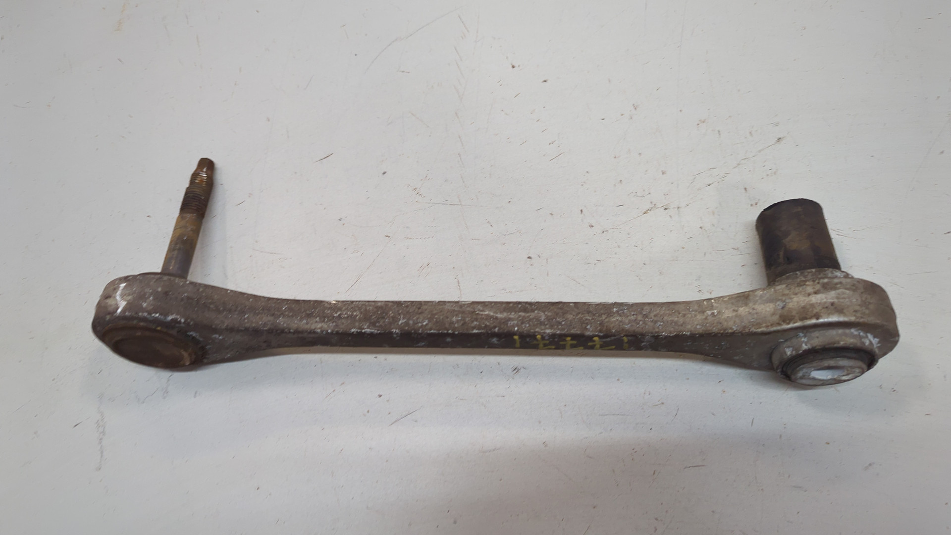 Рычаг задний