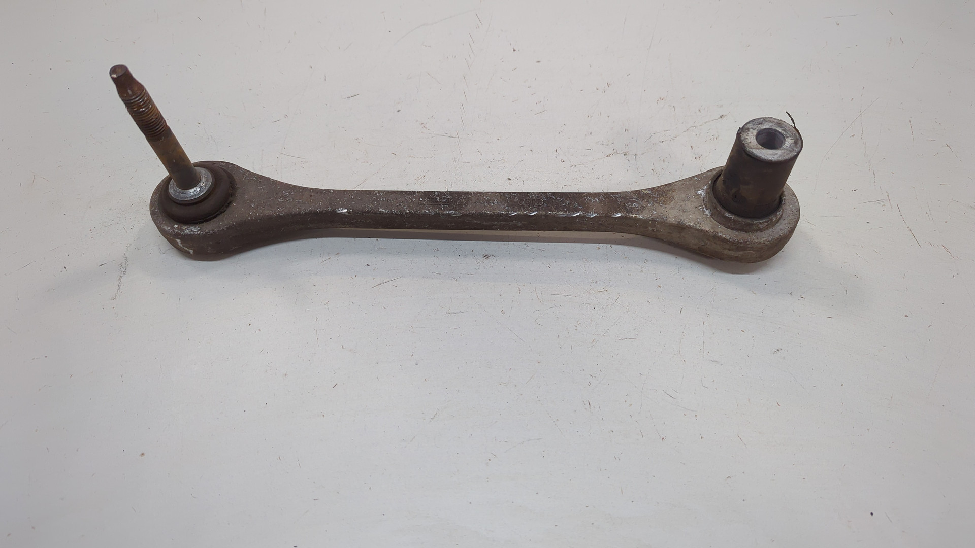 Рычаг задний