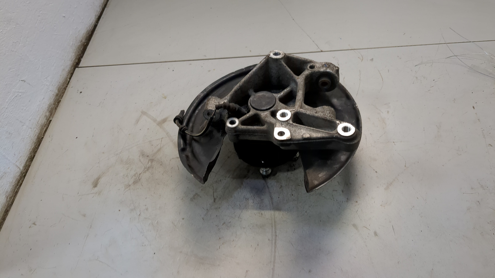 Кулак поворотный задний правый