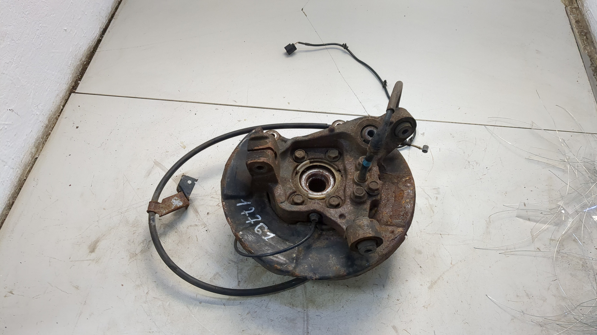 Кулак поворотный задний левый