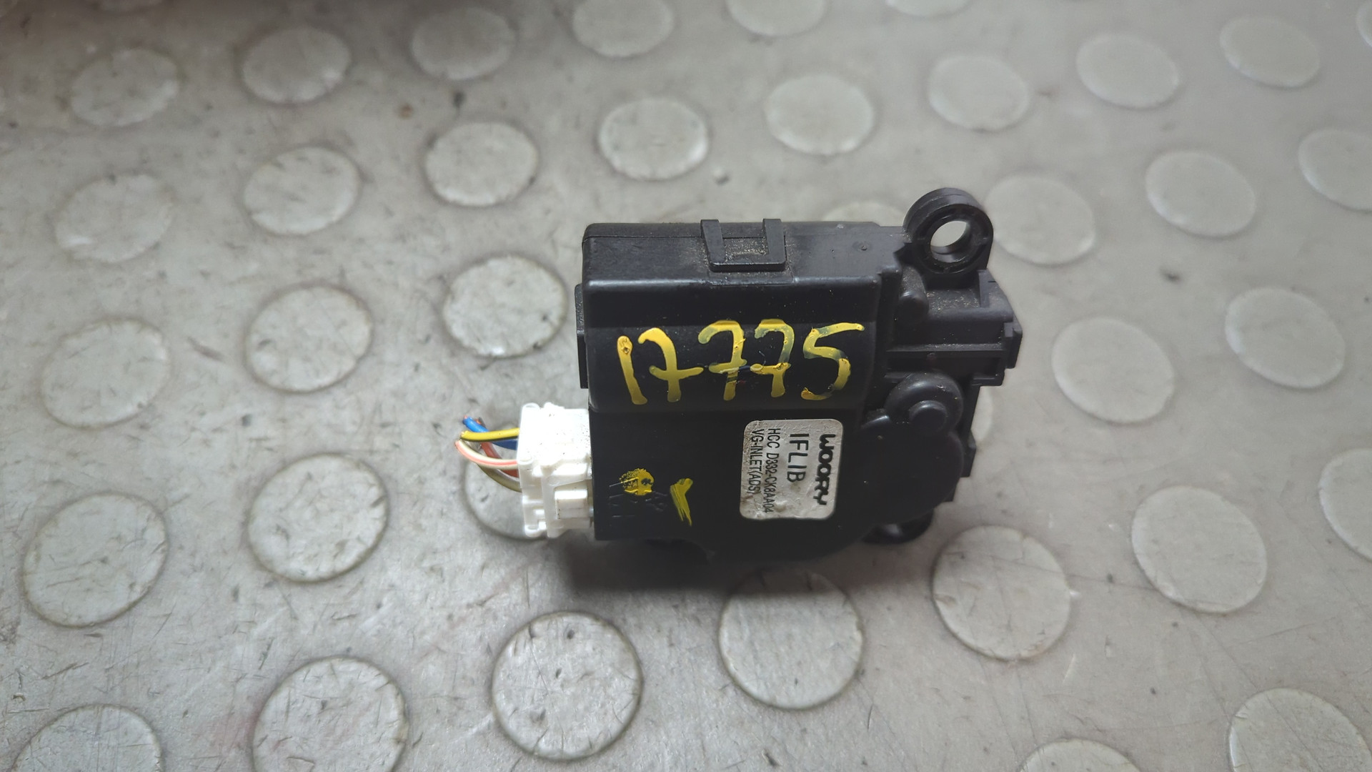 Моторчик заслонки печки