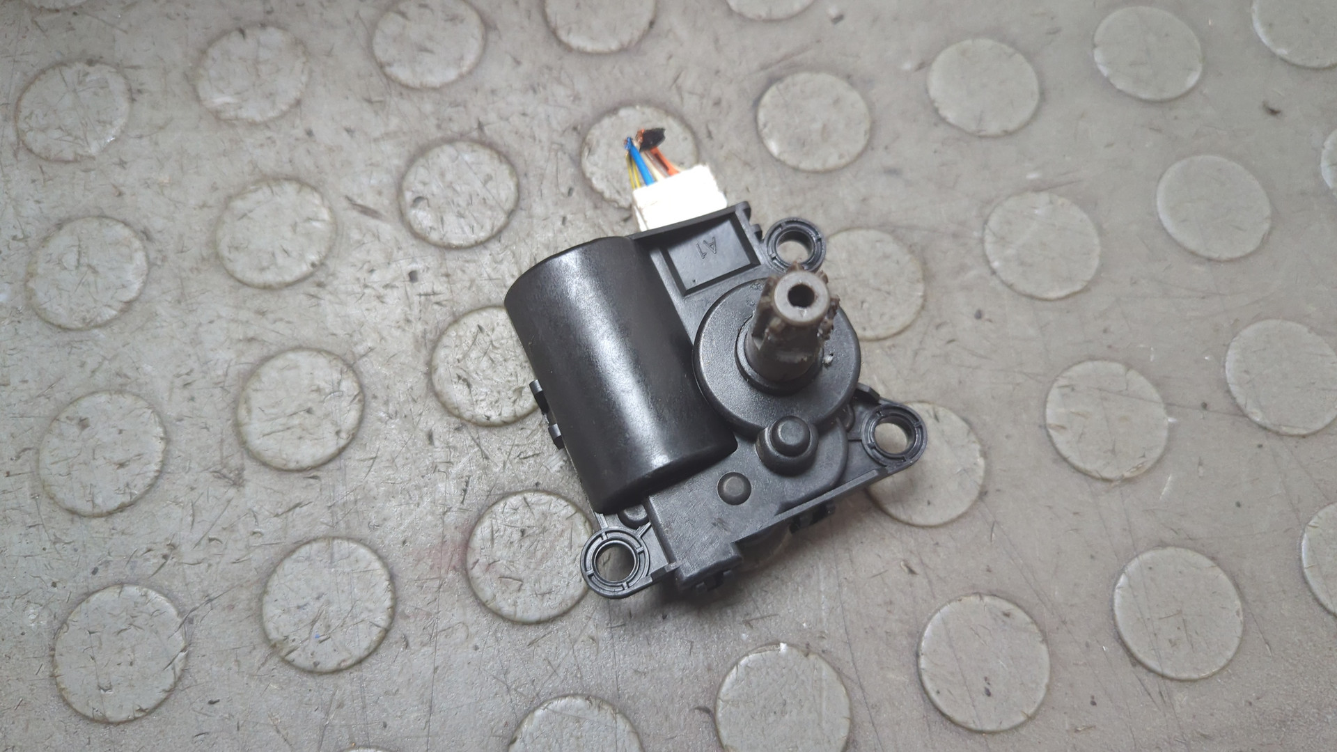 Моторчик заслонки печки