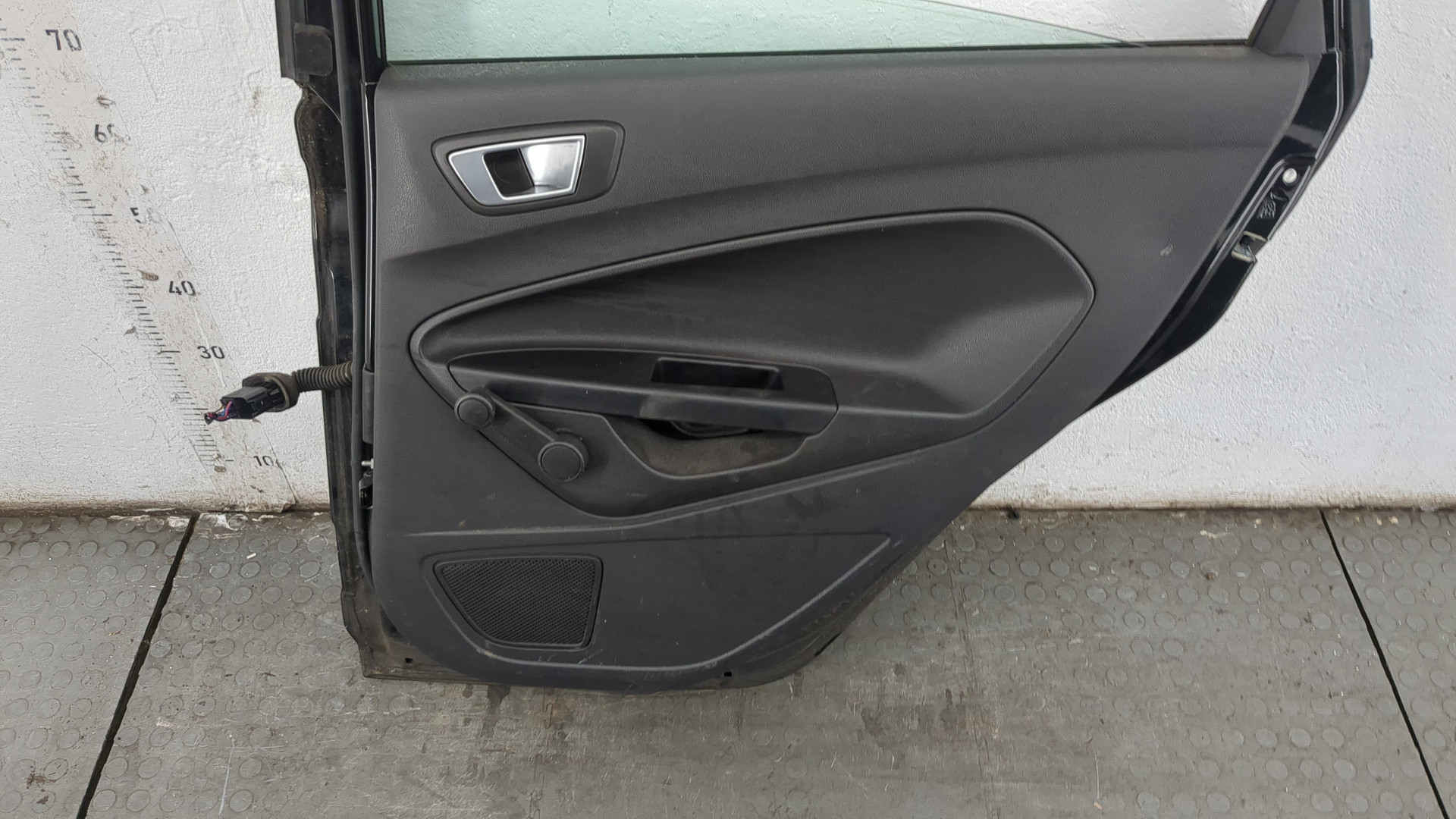 Дверь задняя правая