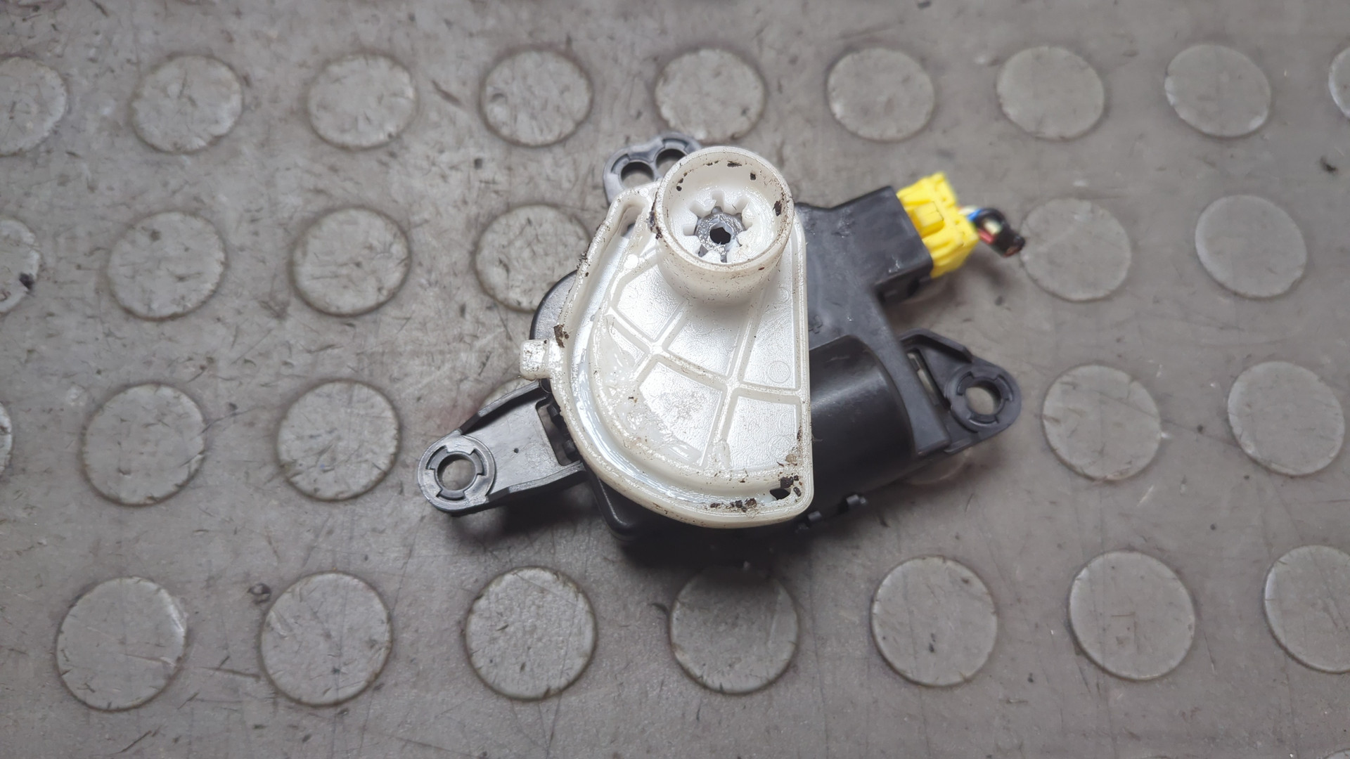 Моторчик заслонки печки