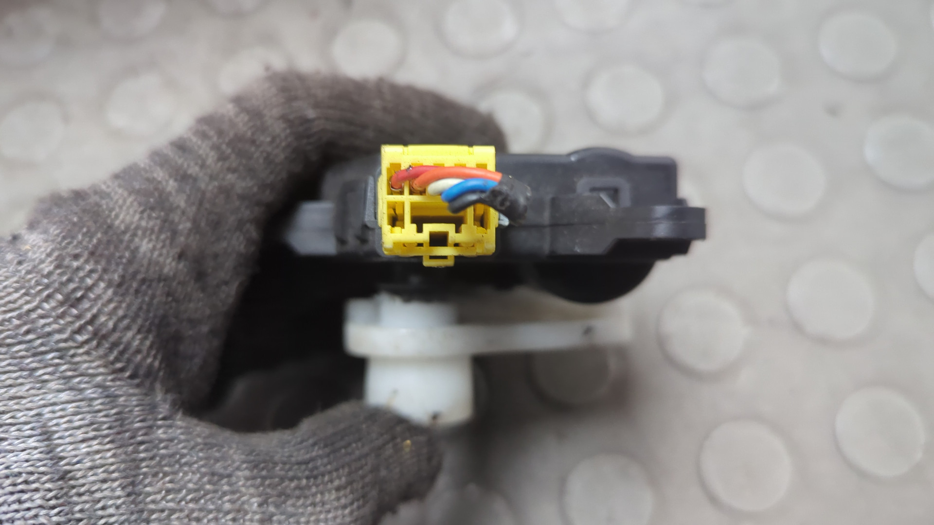 Моторчик заслонки печки