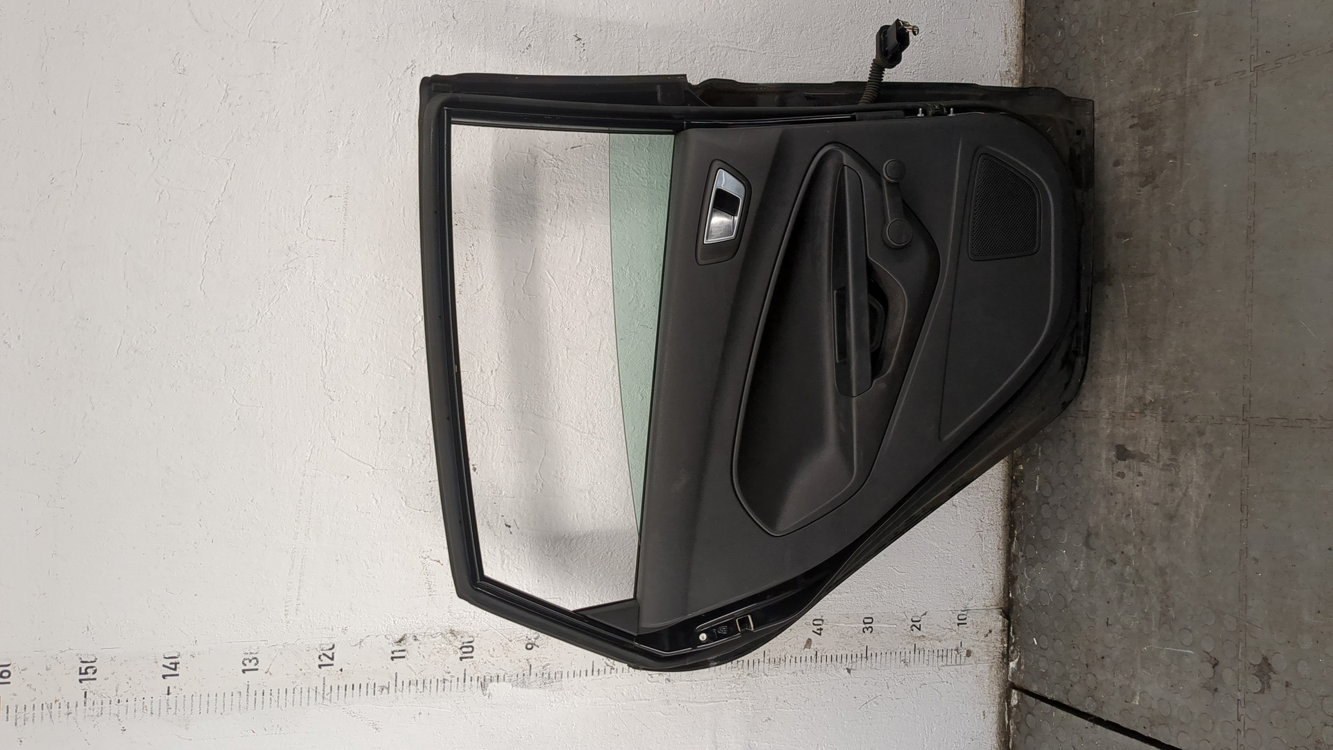 Дверь задняя левая