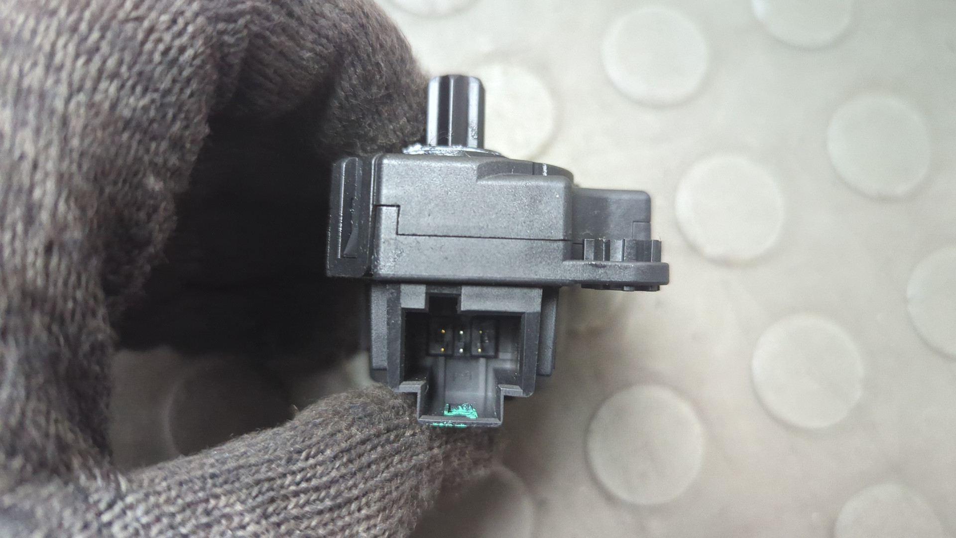 Моторчик заслонки печки