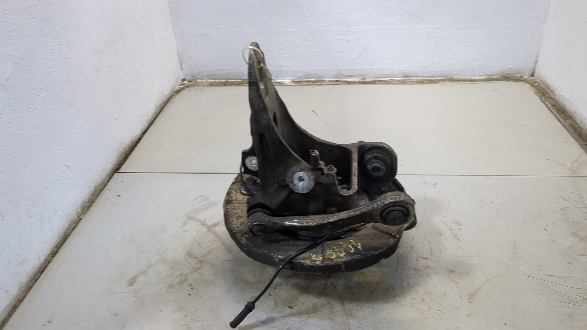 Кулак поворотный задний правый