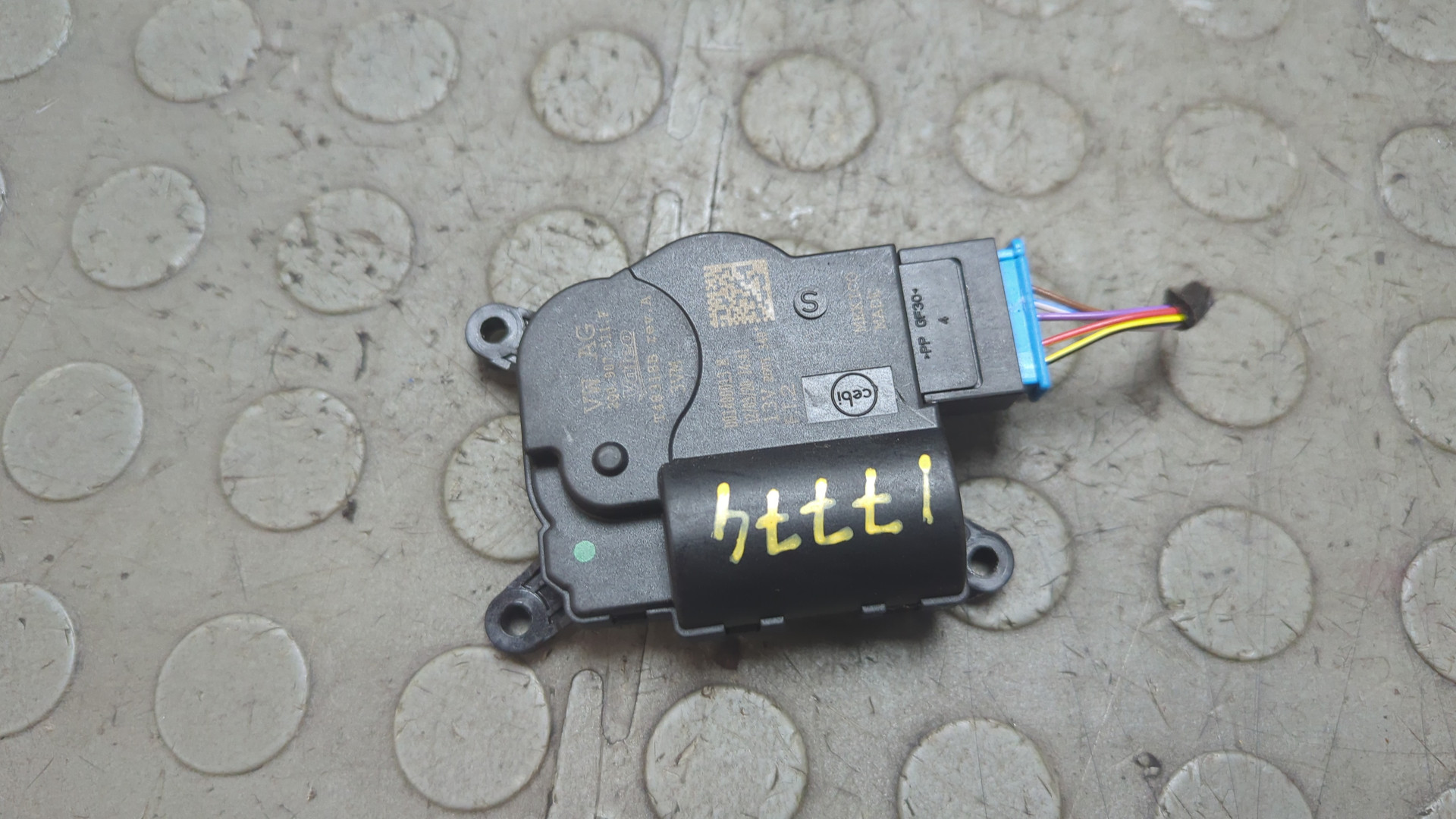 Моторчик заслонки печки