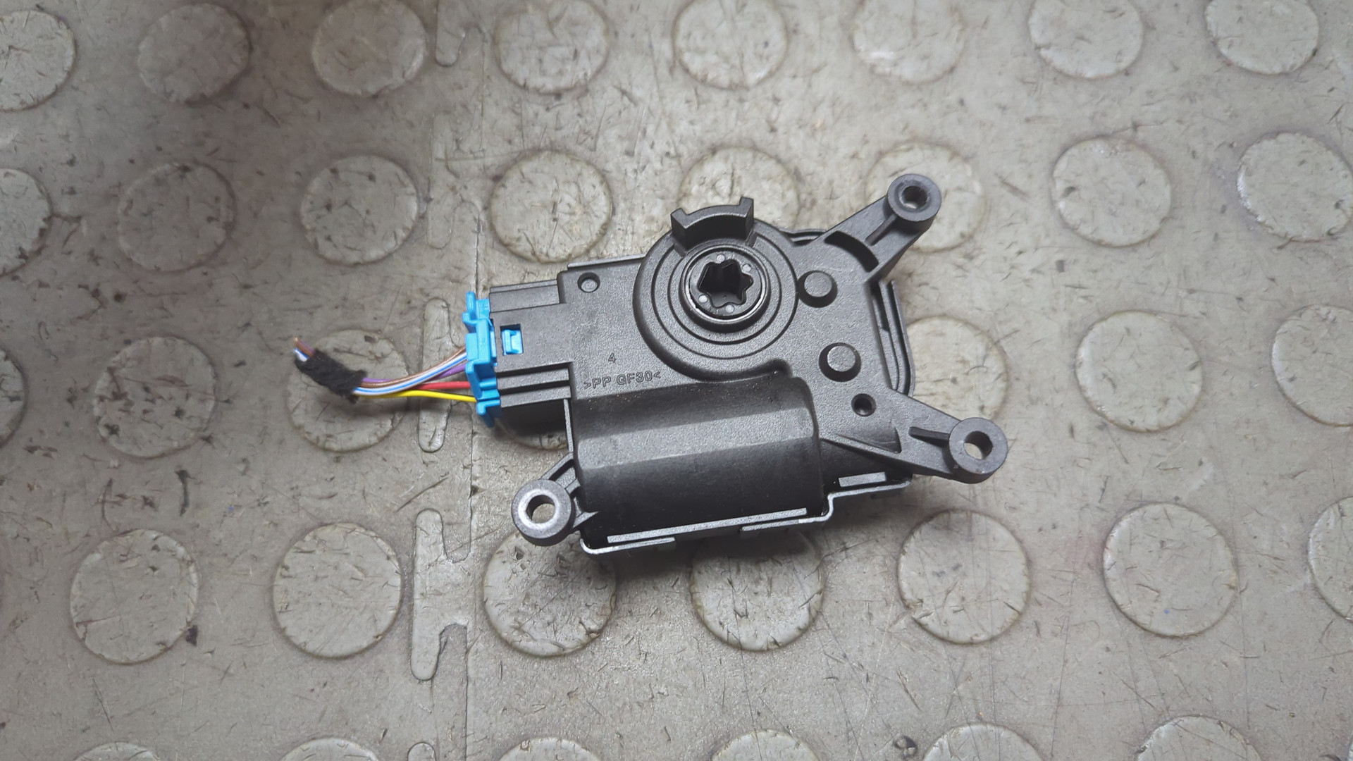 Моторчик заслонки печки