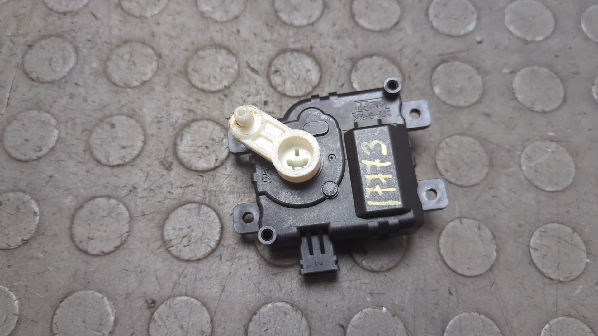 Моторчик заслонки печки