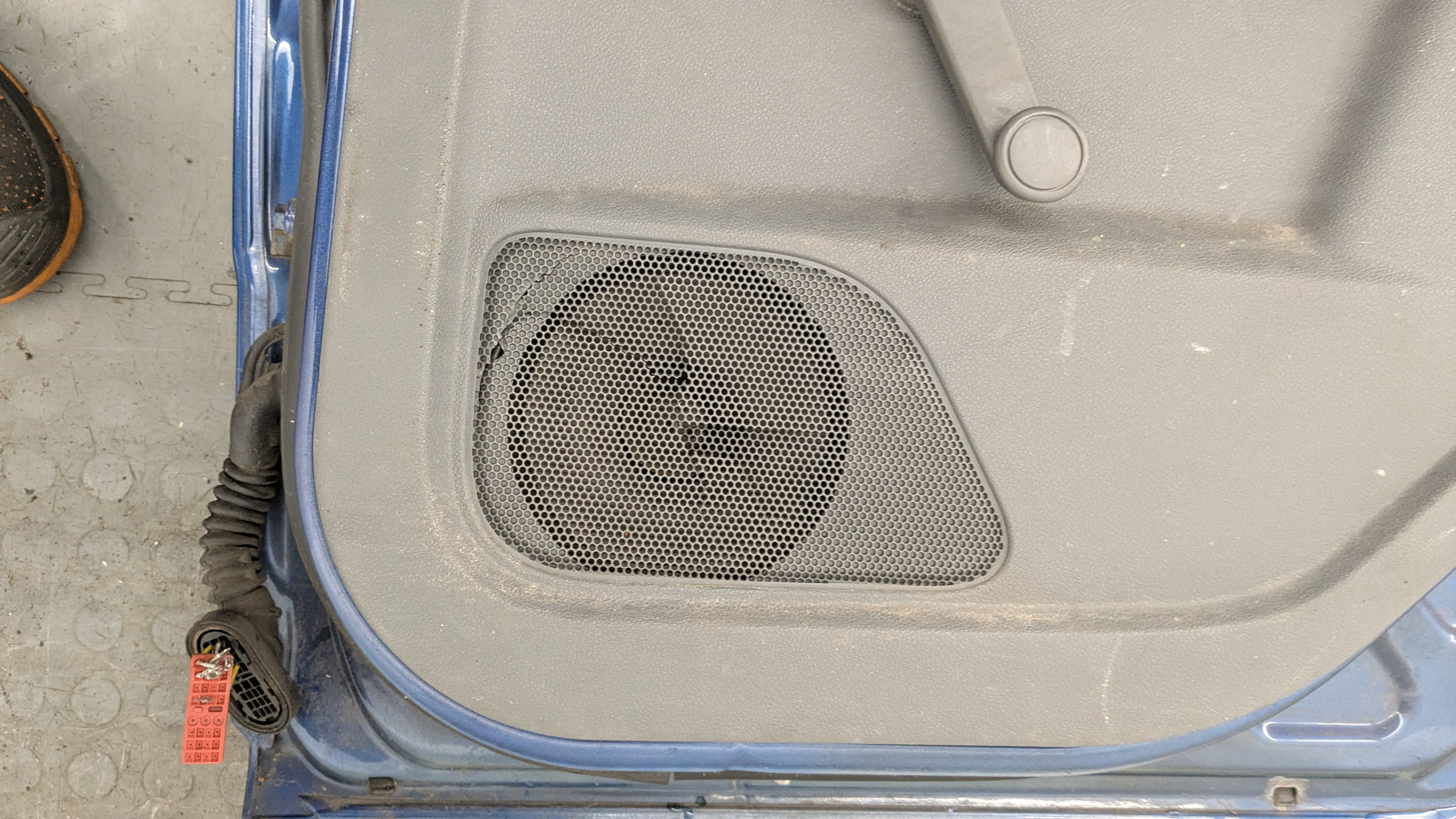 Дверь задняя правая