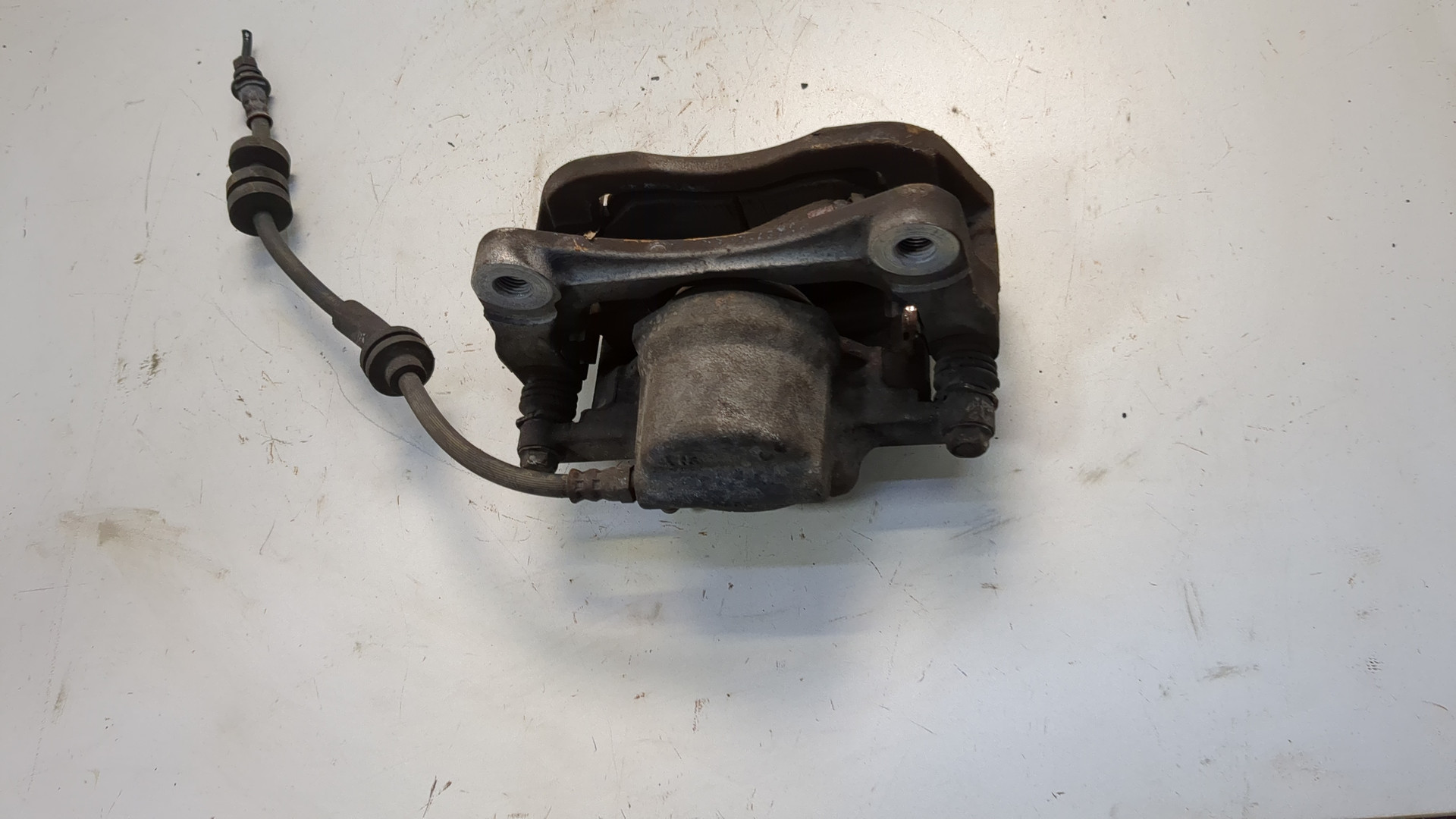 Суппорт передний правый