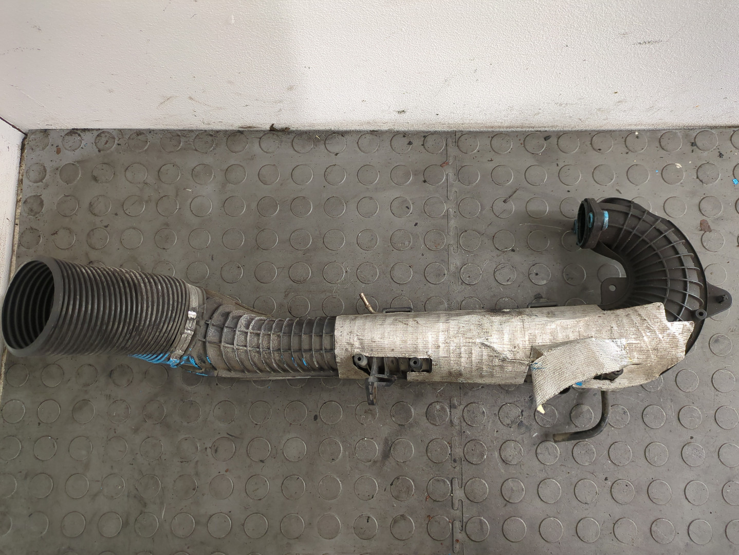 Патрубок воздушного фильтра