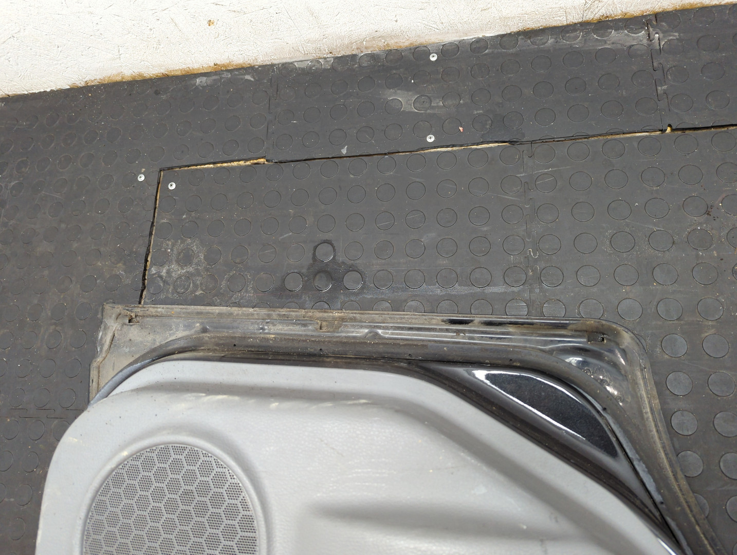 Дверь задняя левая