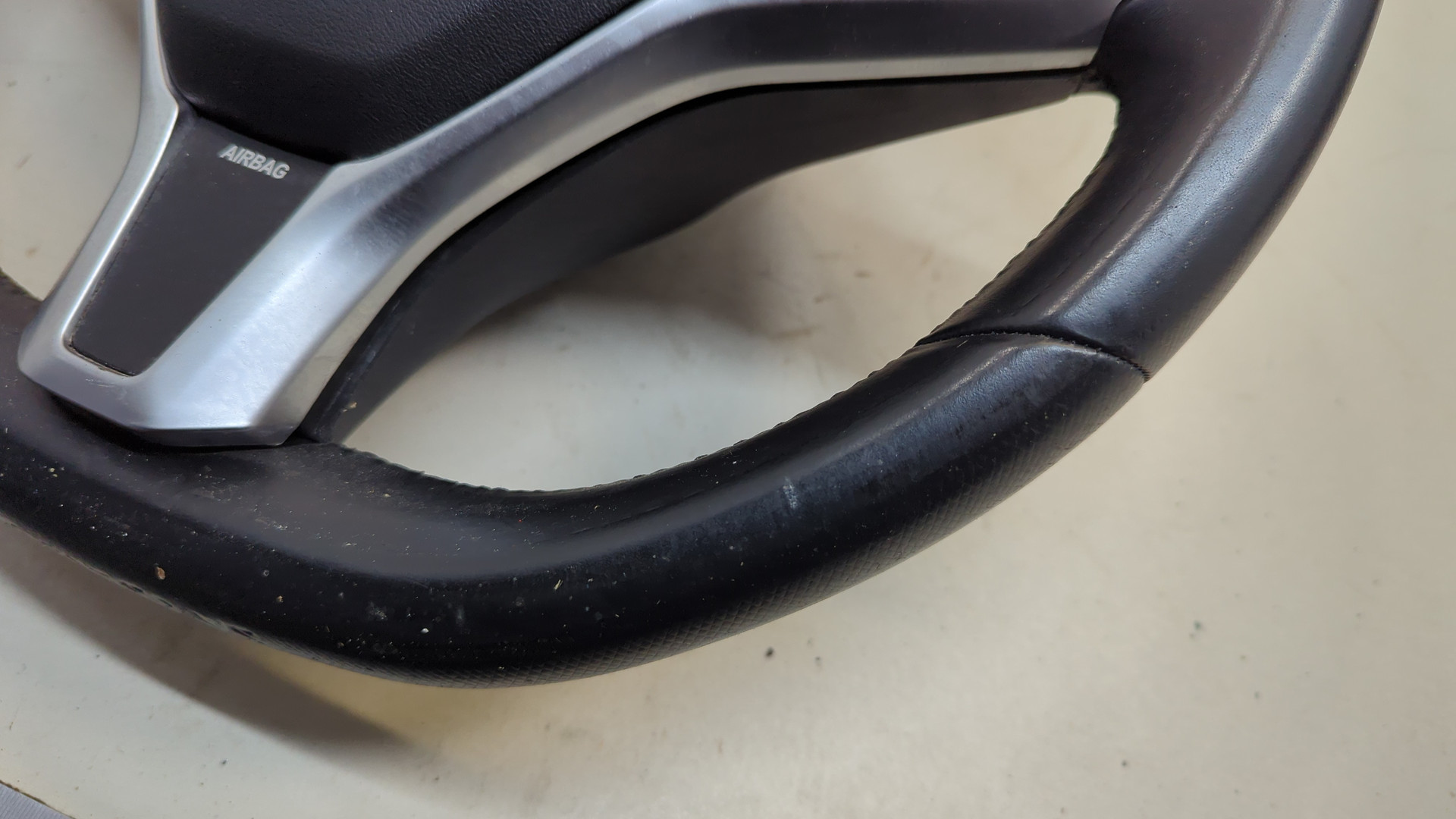 Рулевое колесо (руль)