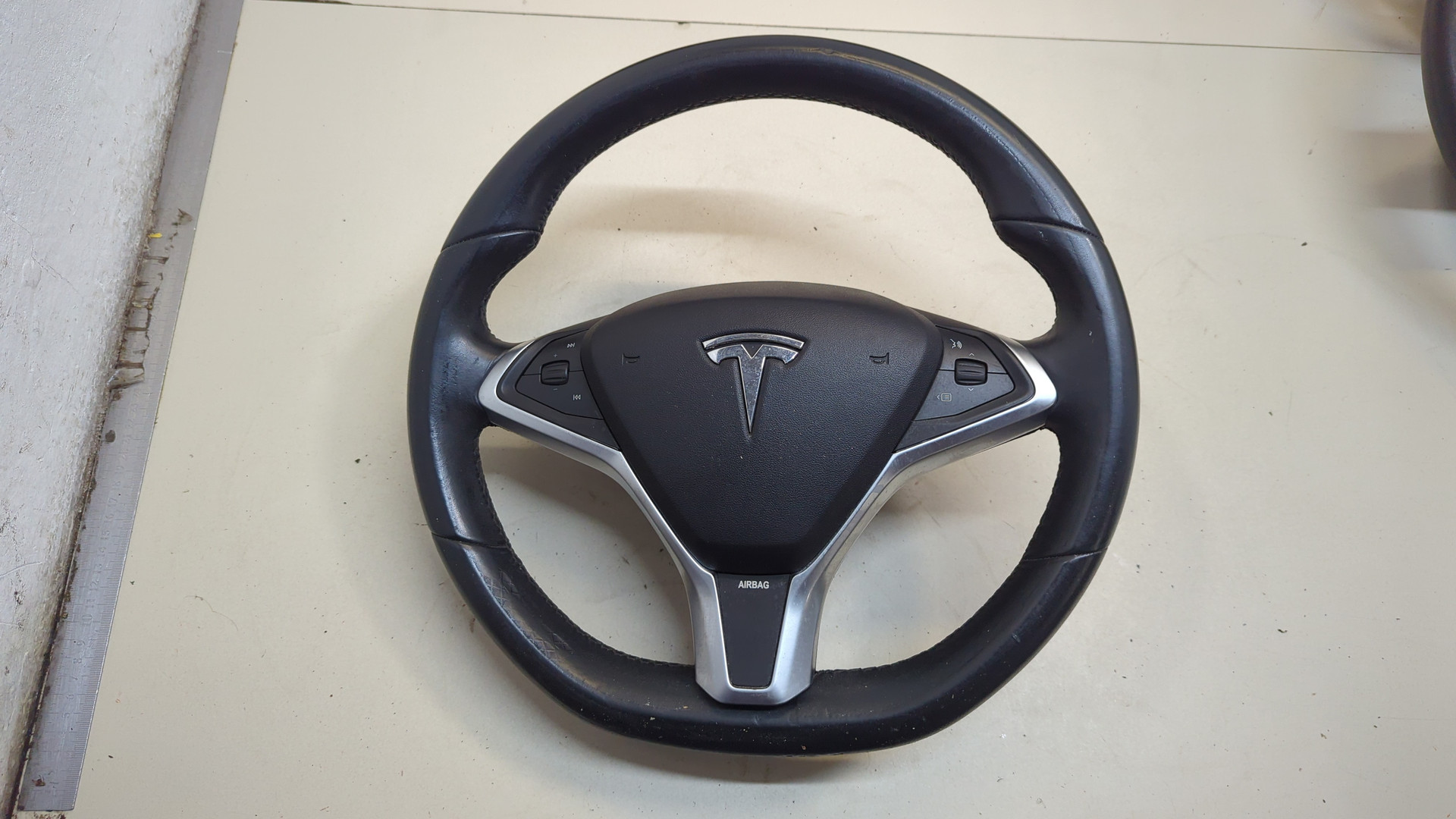 Рулевое колесо (руль)