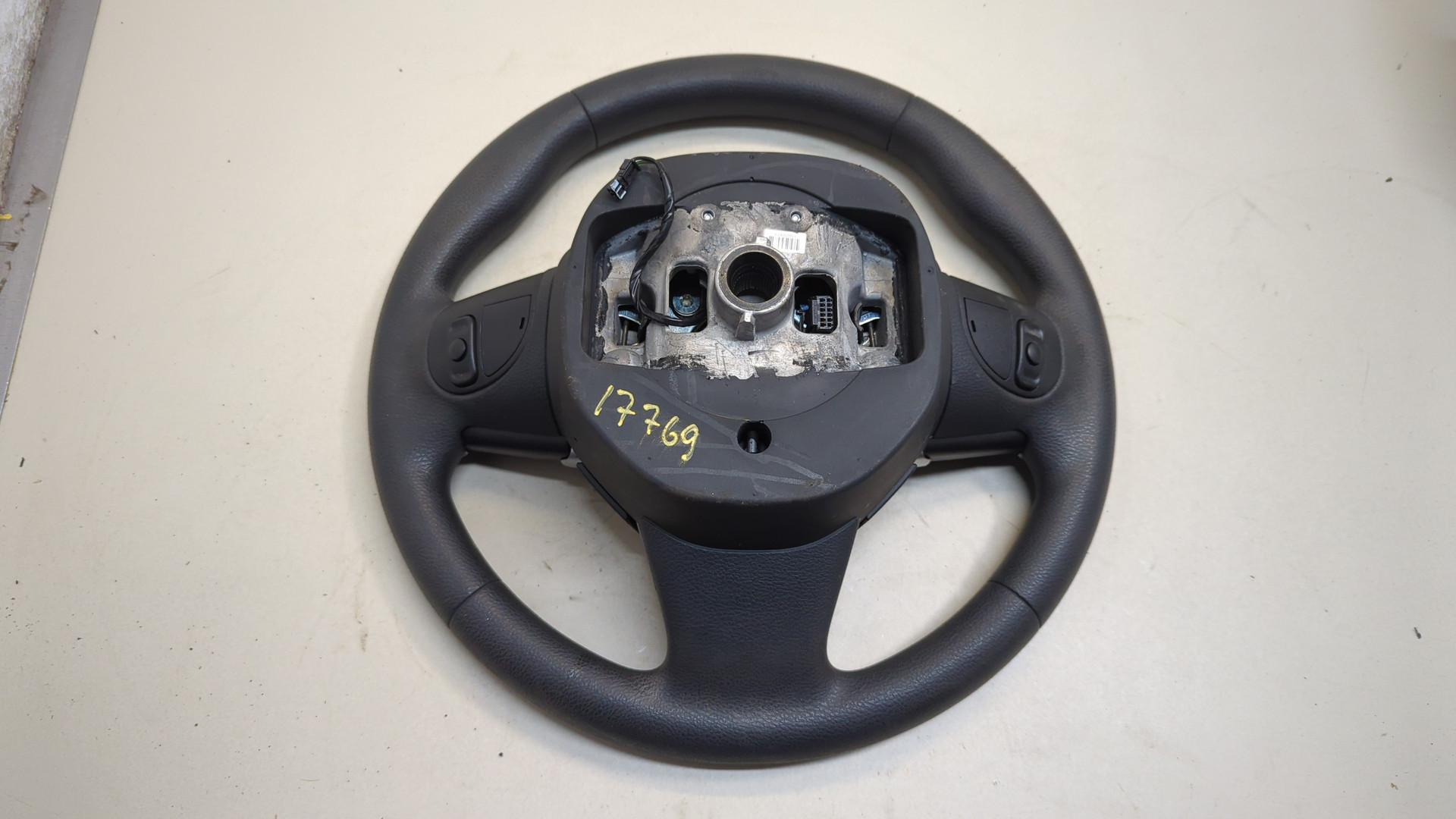 Рулевое колесо (руль)