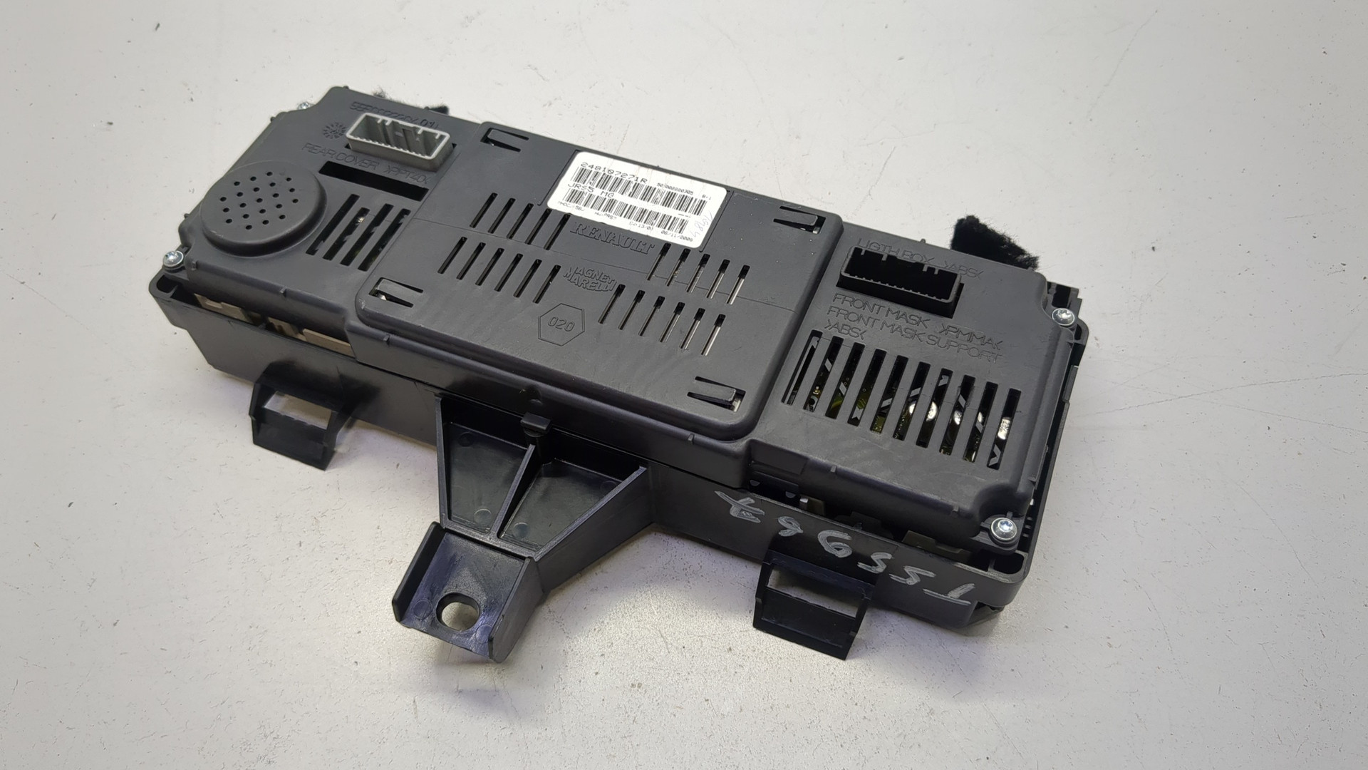 Панель приборов