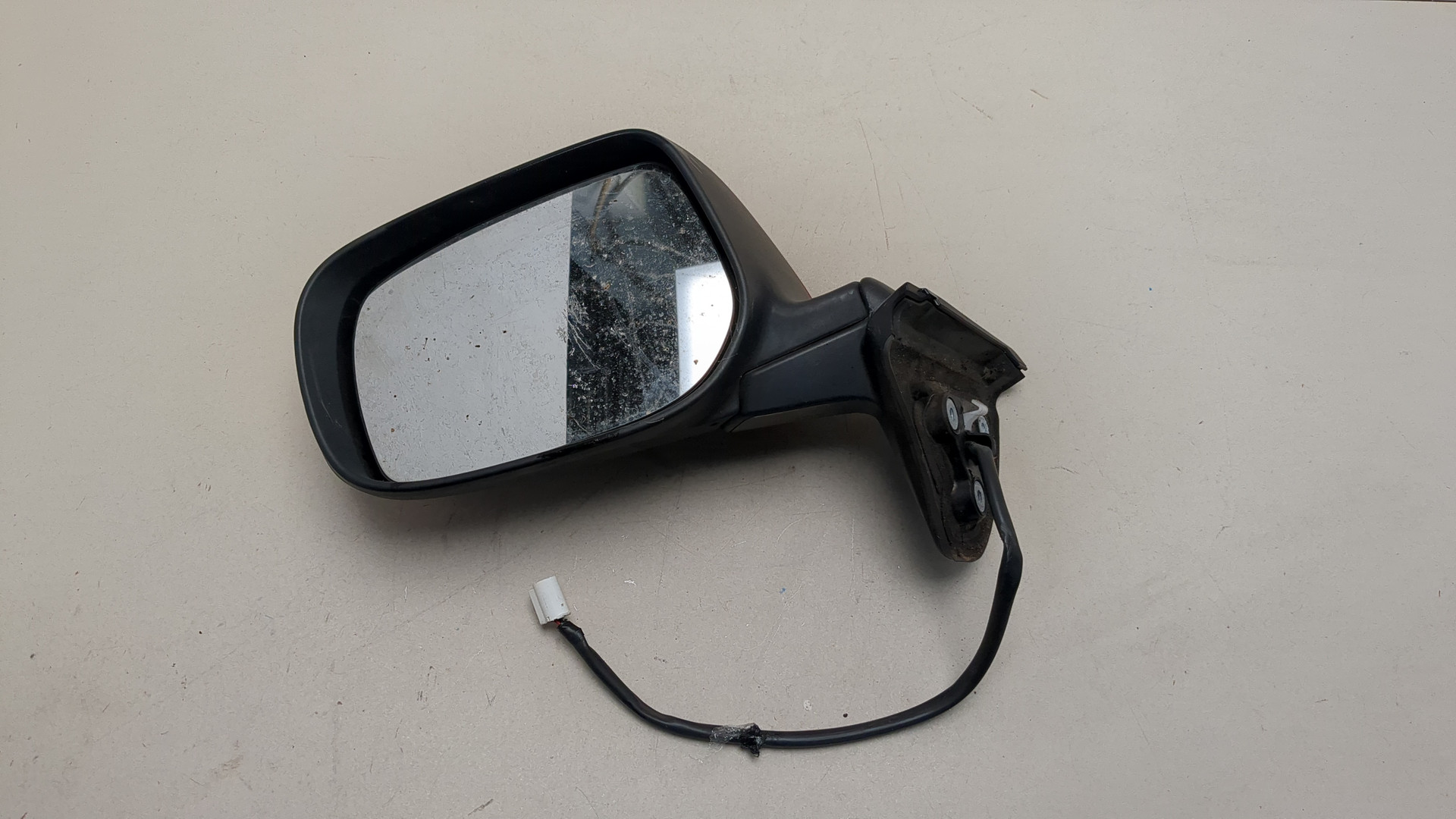 Зеркало левое электрическое