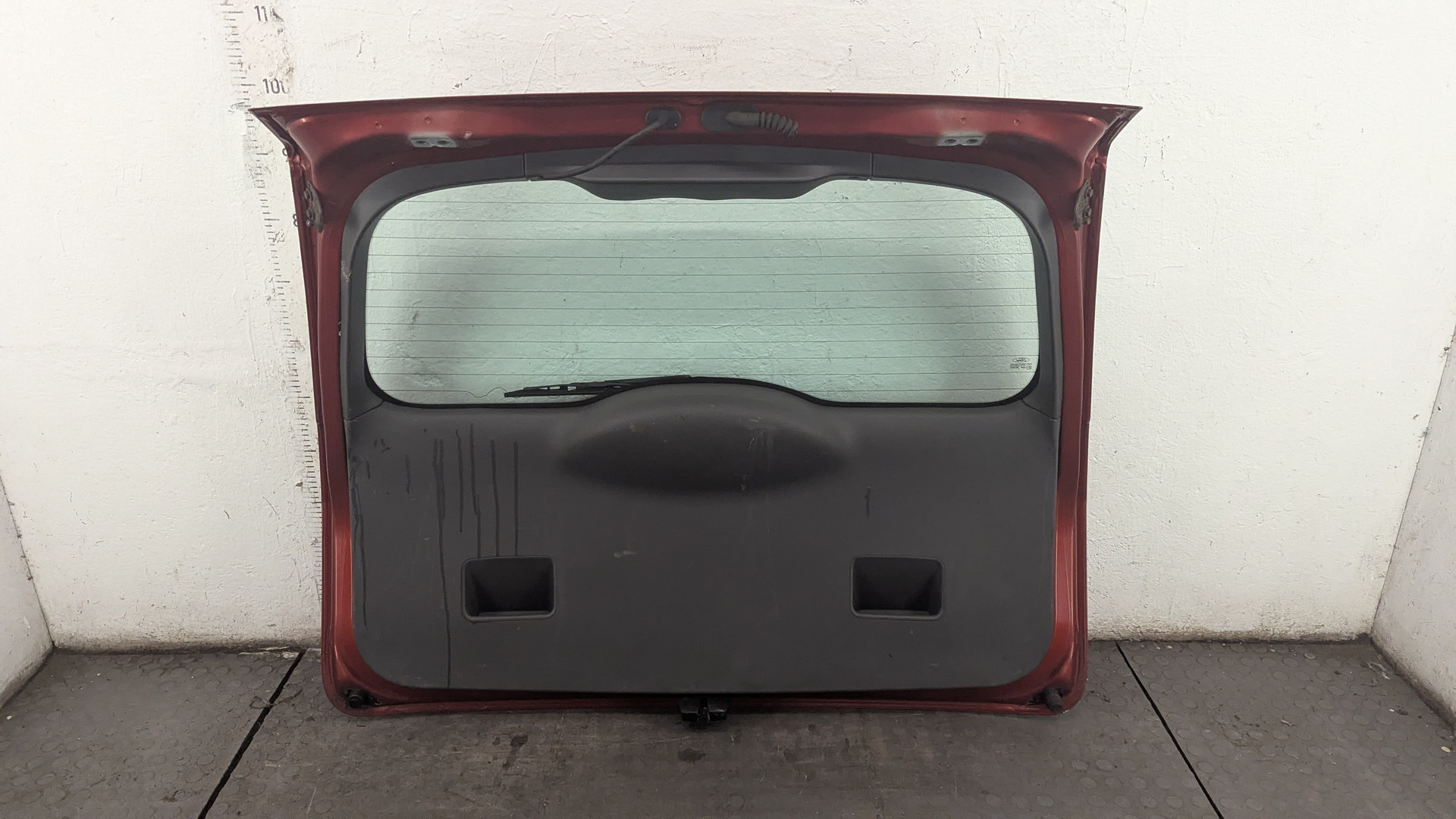 Дверь багажника