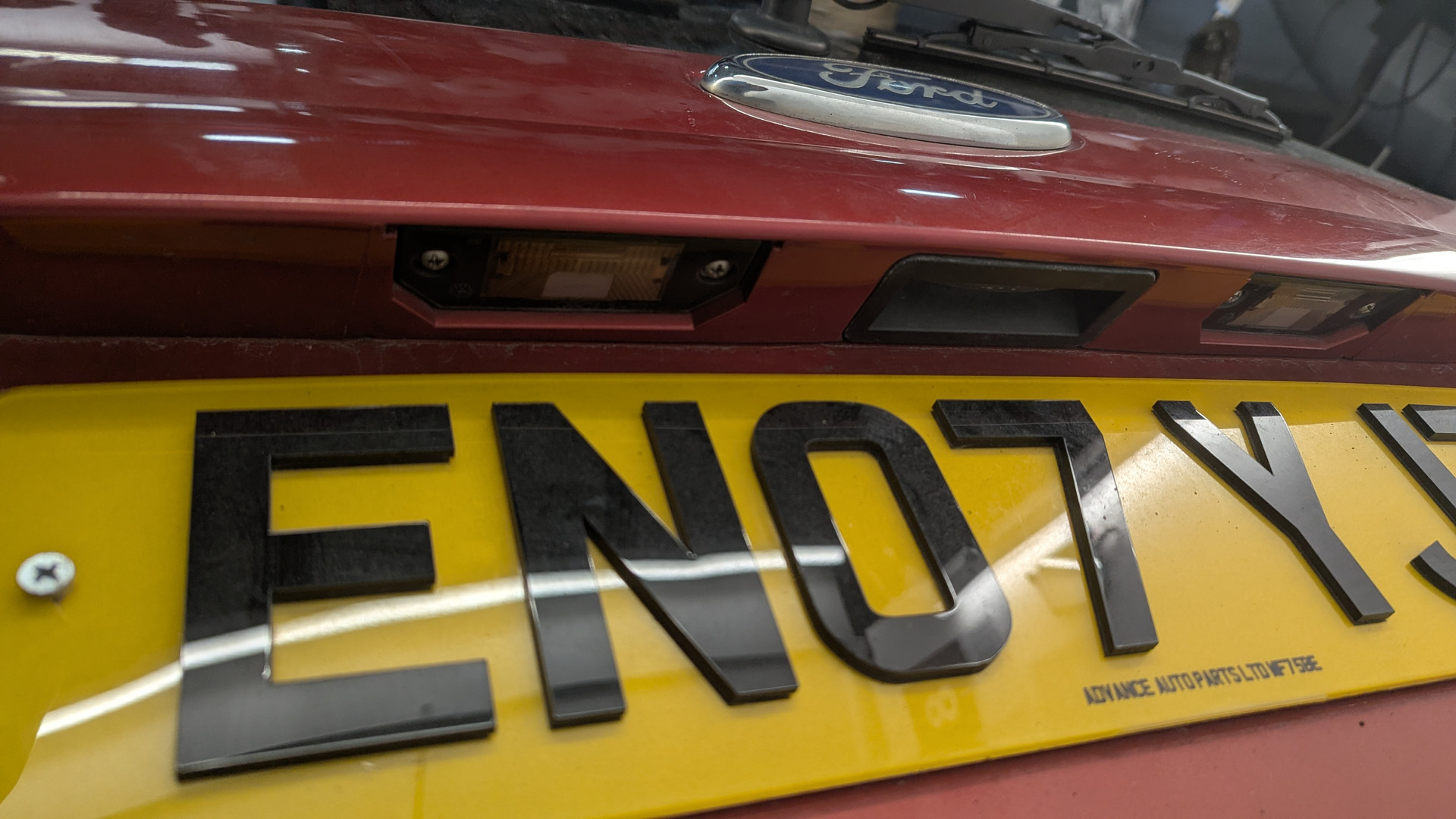 Дверь багажника