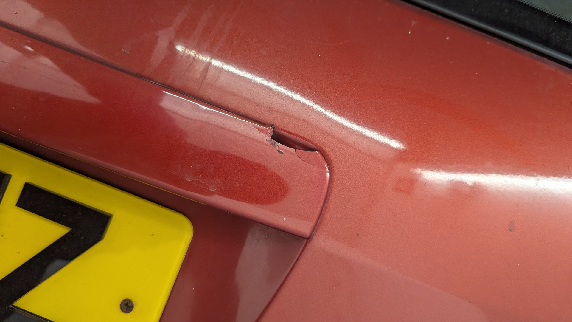 Дверь багажника