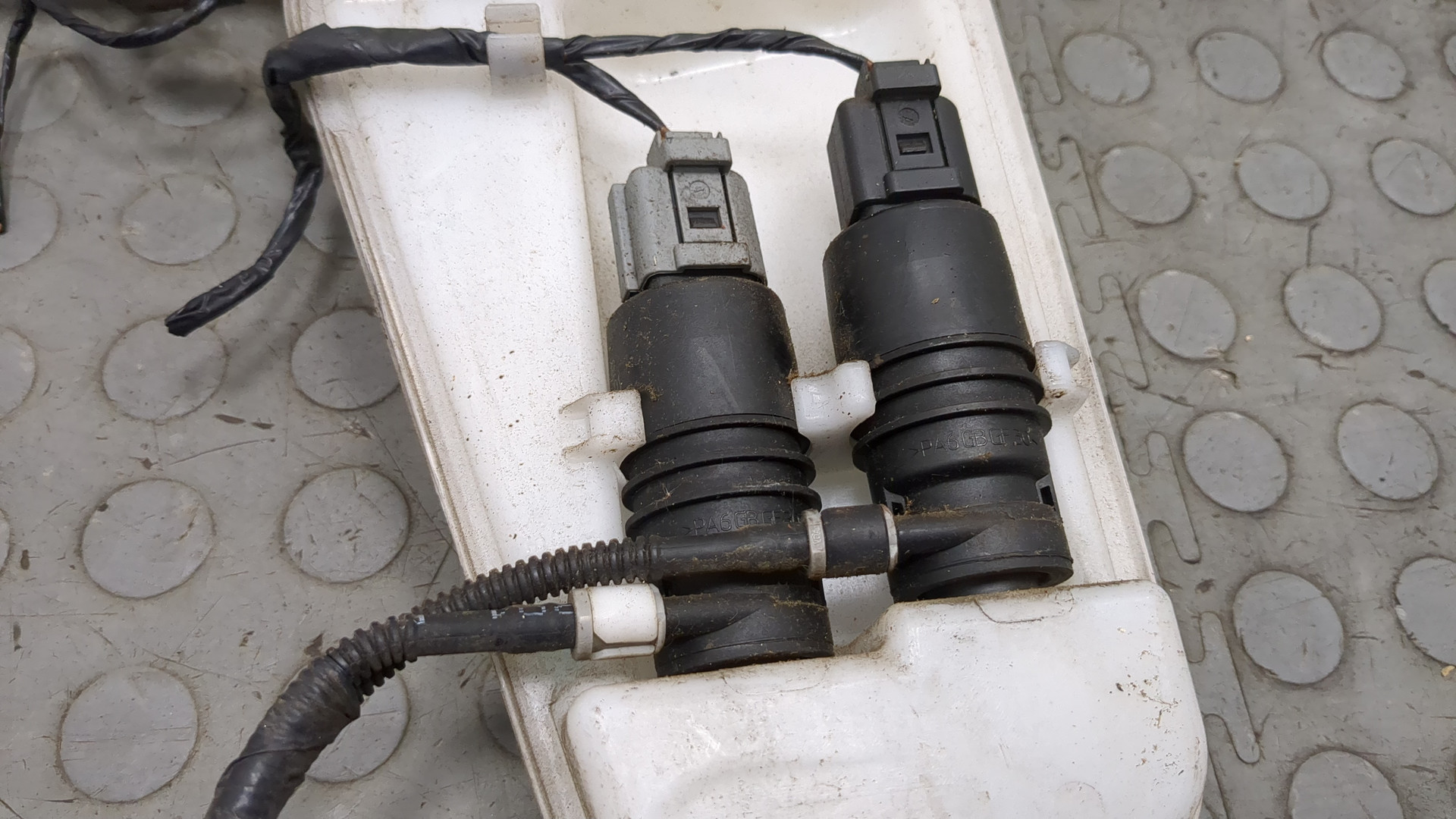 Бачок омывателя лобового стекла