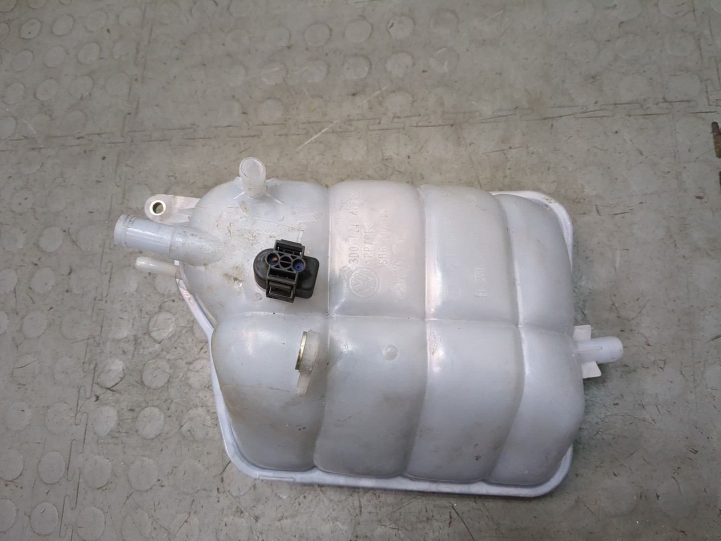 Бачок расширительный