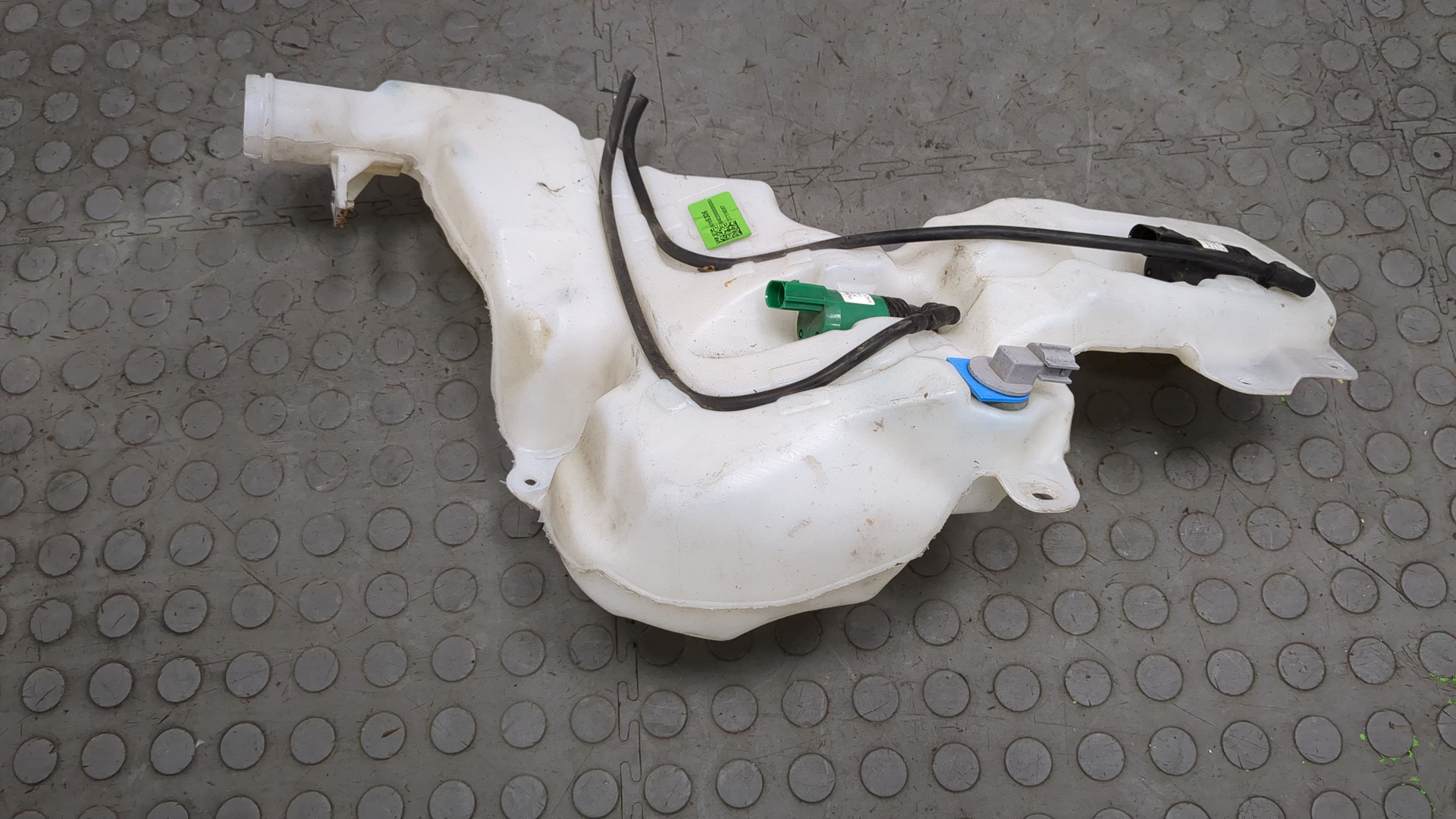 Бачок омывателя лобового стекла