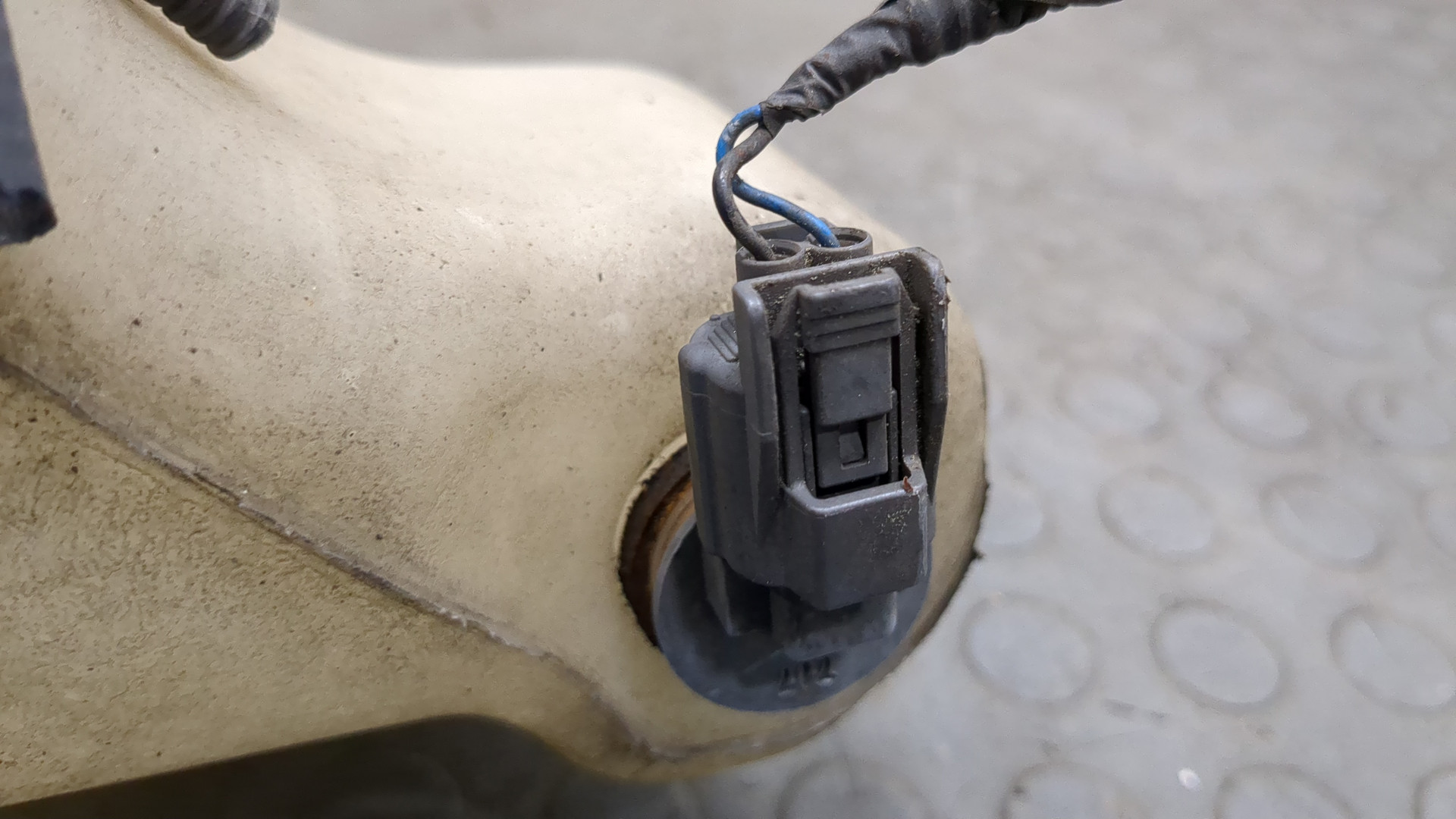 Бачок омывателя лобового стекла