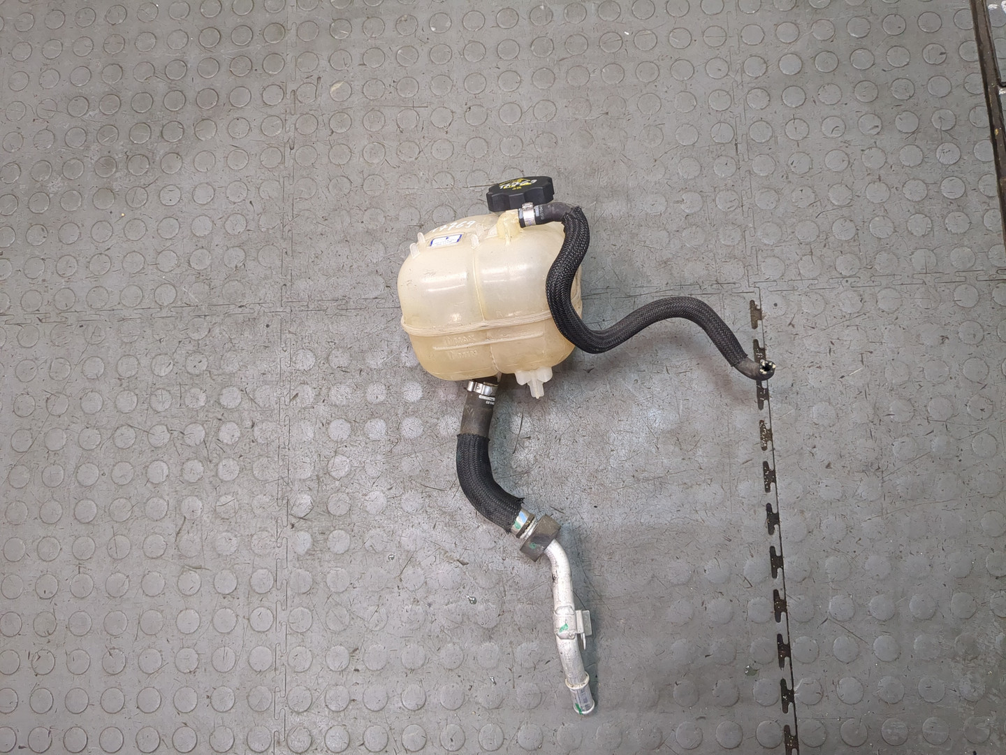 Бачок расширительный