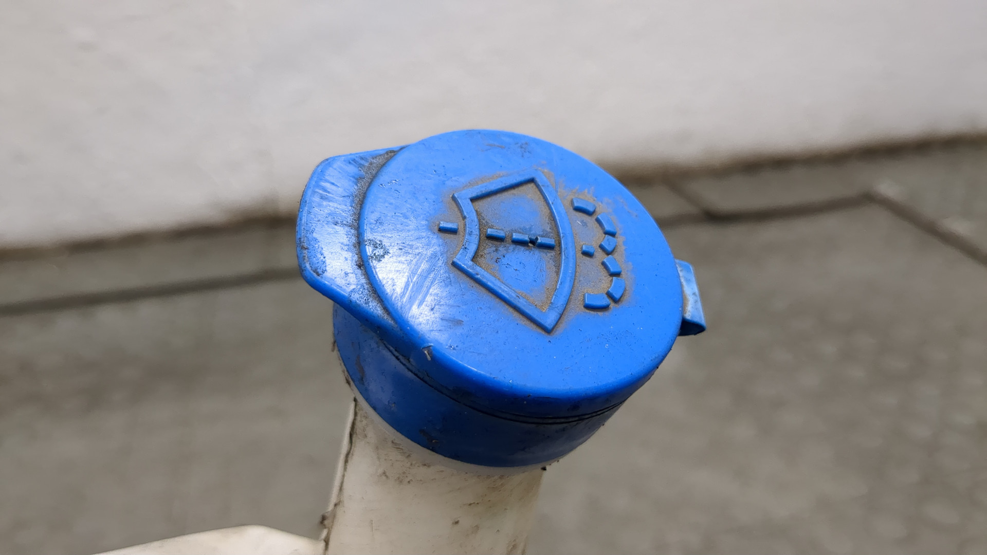 Бачок омывателя лобового стекла