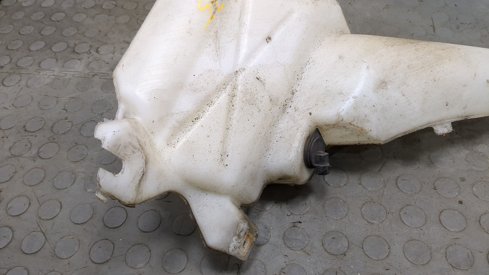 Бачок омывателя лобового стекла